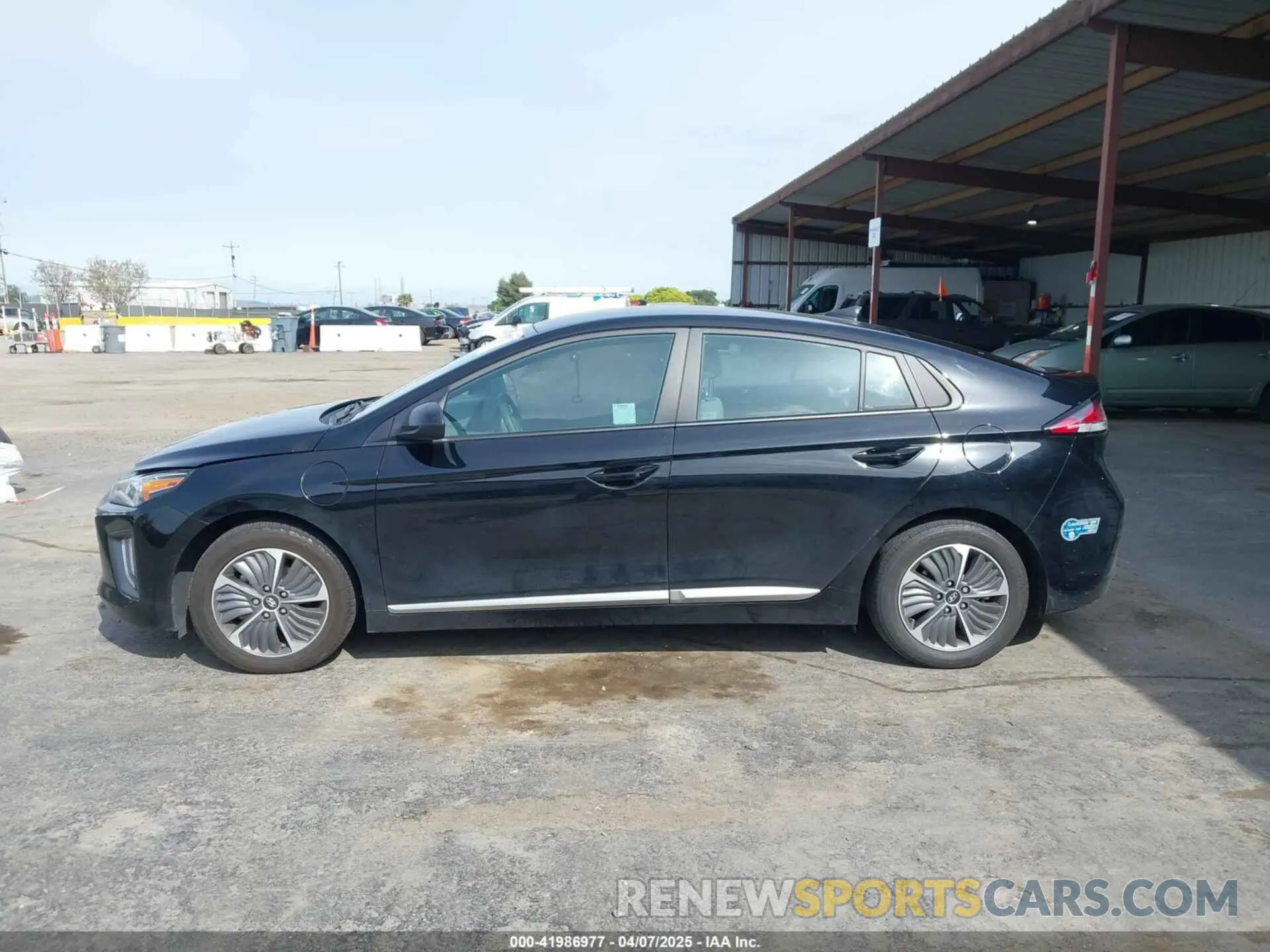 15 fotografías del automóvil dañado KMHC65LD3MU249765 HYUNDAI IONIQ PLUG-IN HYBRID 2021