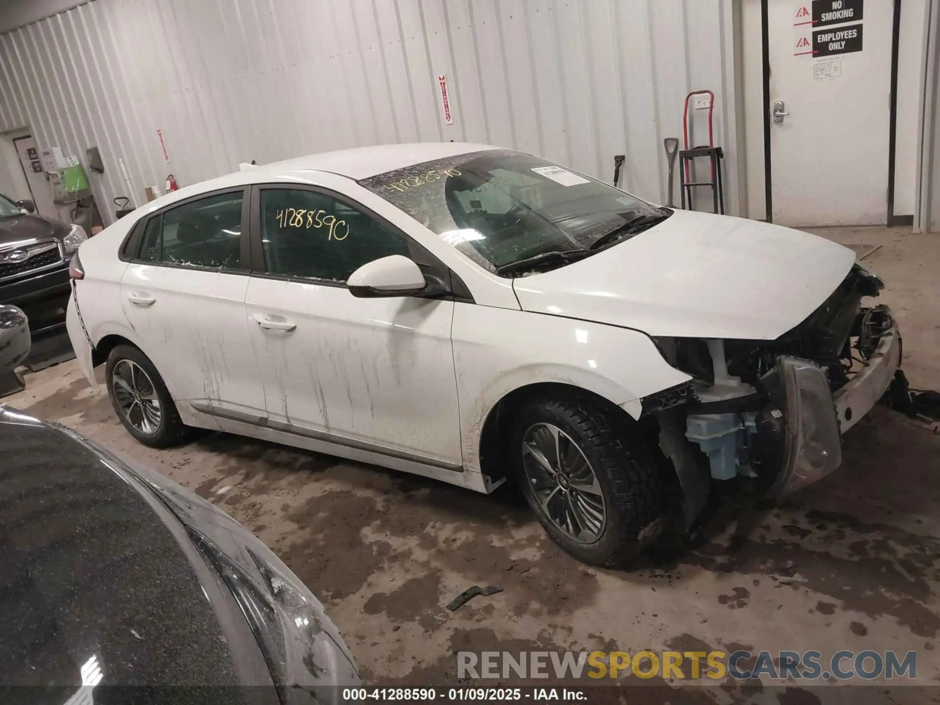 13 fotografías del automóvil dañado KMHC65LD5MU253722 HYUNDAI IONIQ PLUG-IN HYBRID 2021