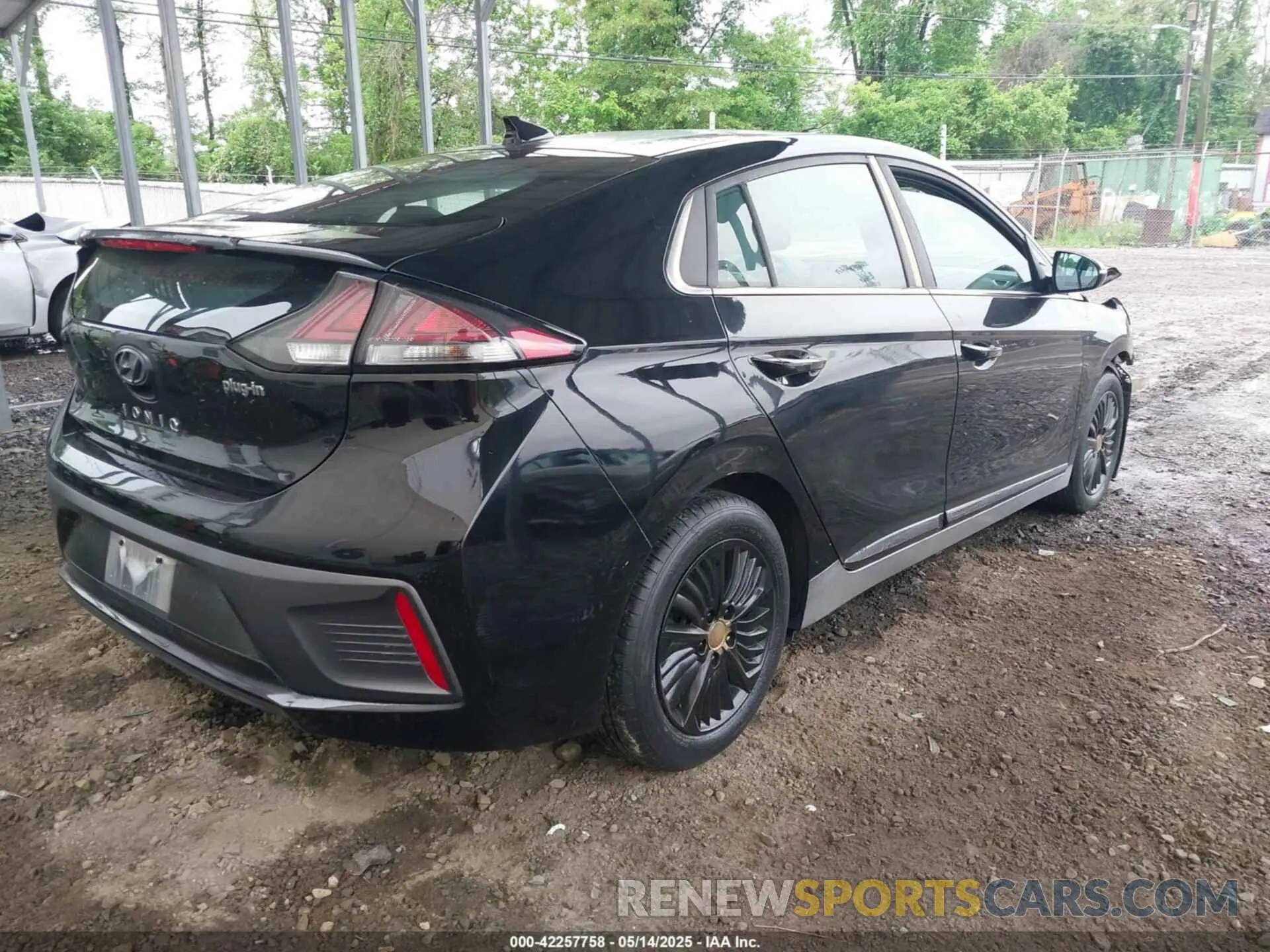 4 fotografías del automóvil dañado KMHC75LDXMU248190 HYUNDAI IONIQ PLUG-IN HYBRID 2021