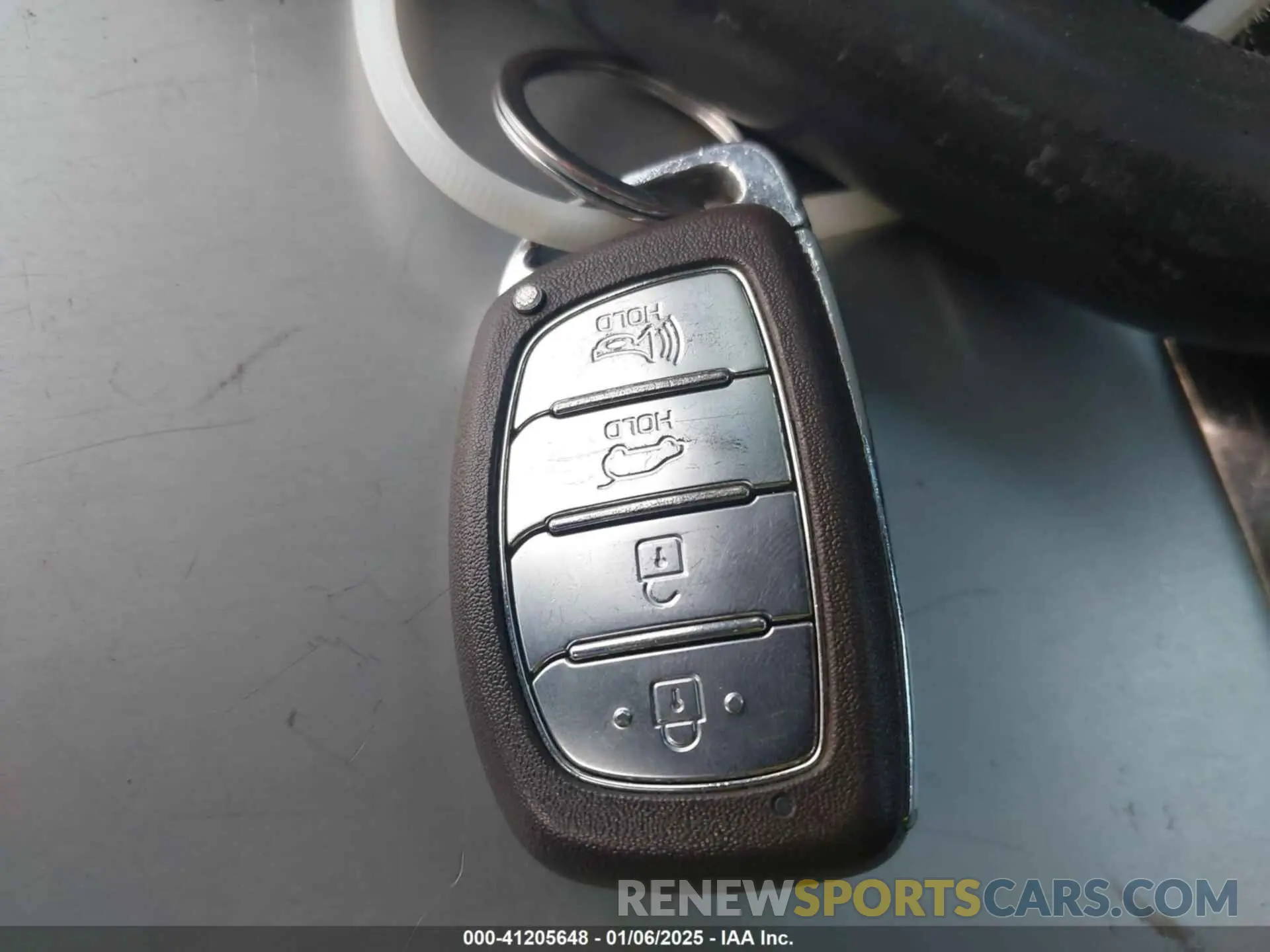 11 fotografías del automóvil dañado KMHC65LD1NU268798 HYUNDAI IONIQ PLUG-IN HYBRID 2022