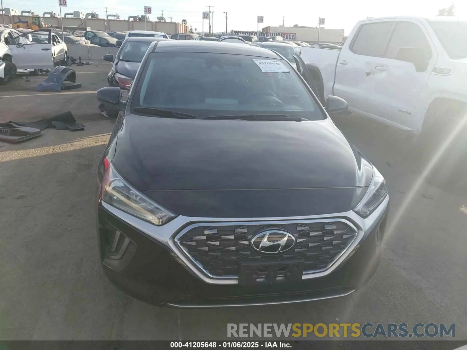 13 fotografías del automóvil dañado KMHC65LD1NU268798 HYUNDAI IONIQ PLUG-IN HYBRID 2022