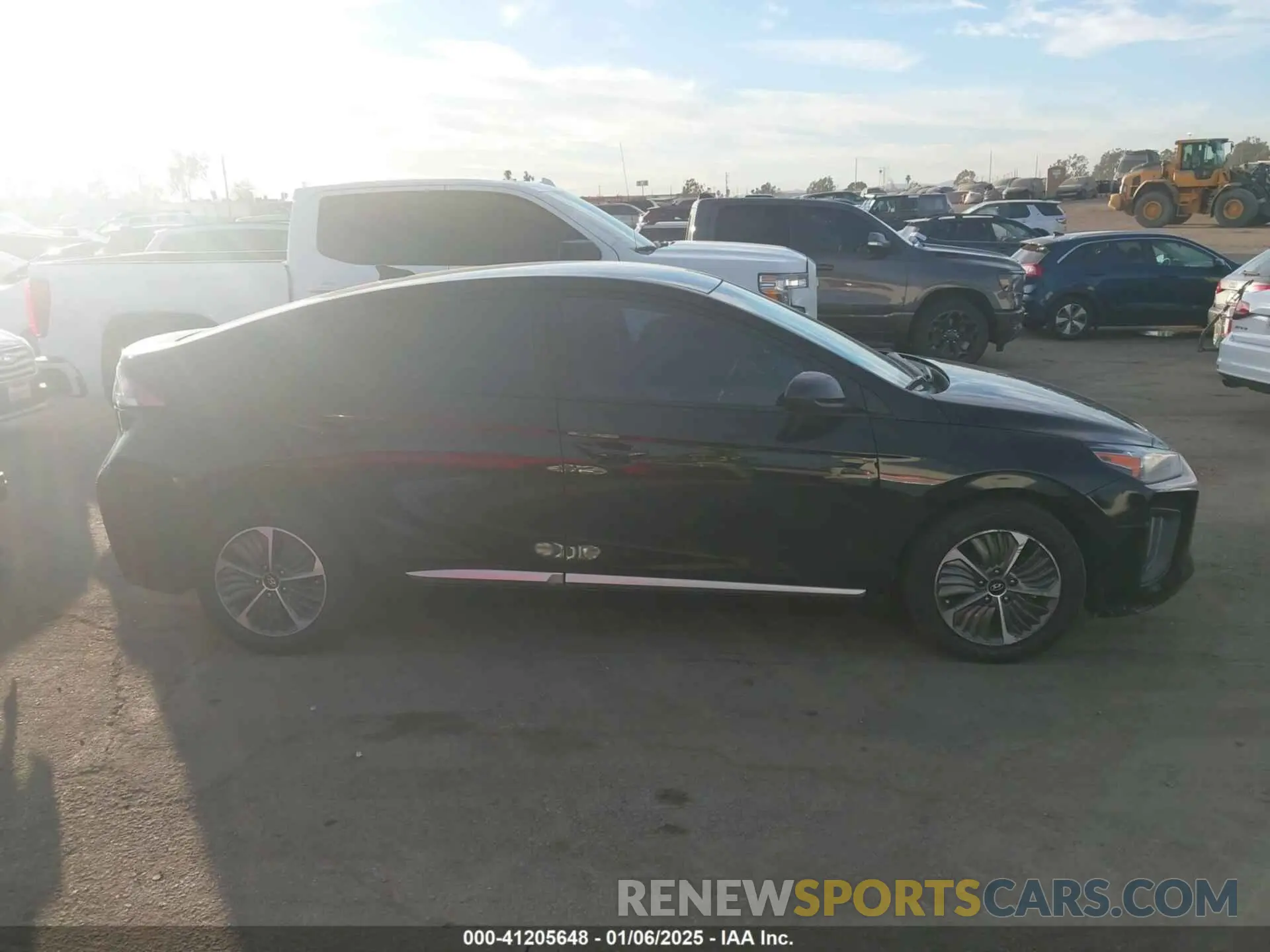 14 fotografías del automóvil dañado KMHC65LD1NU268798 HYUNDAI IONIQ PLUG-IN HYBRID 2022
