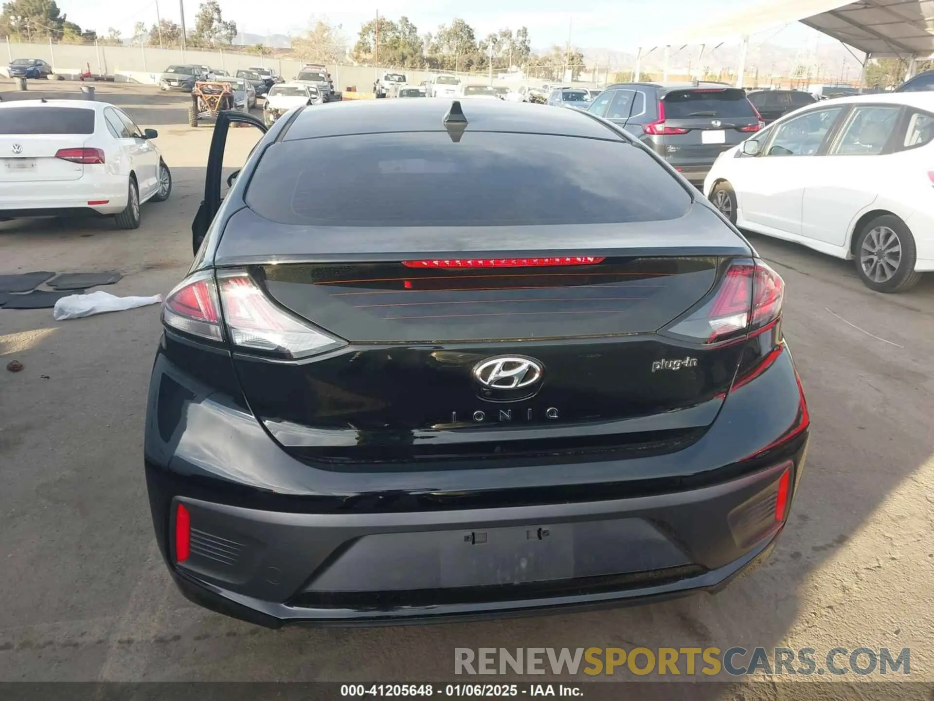 17 fotografías del automóvil dañado KMHC65LD1NU268798 HYUNDAI IONIQ PLUG-IN HYBRID 2022