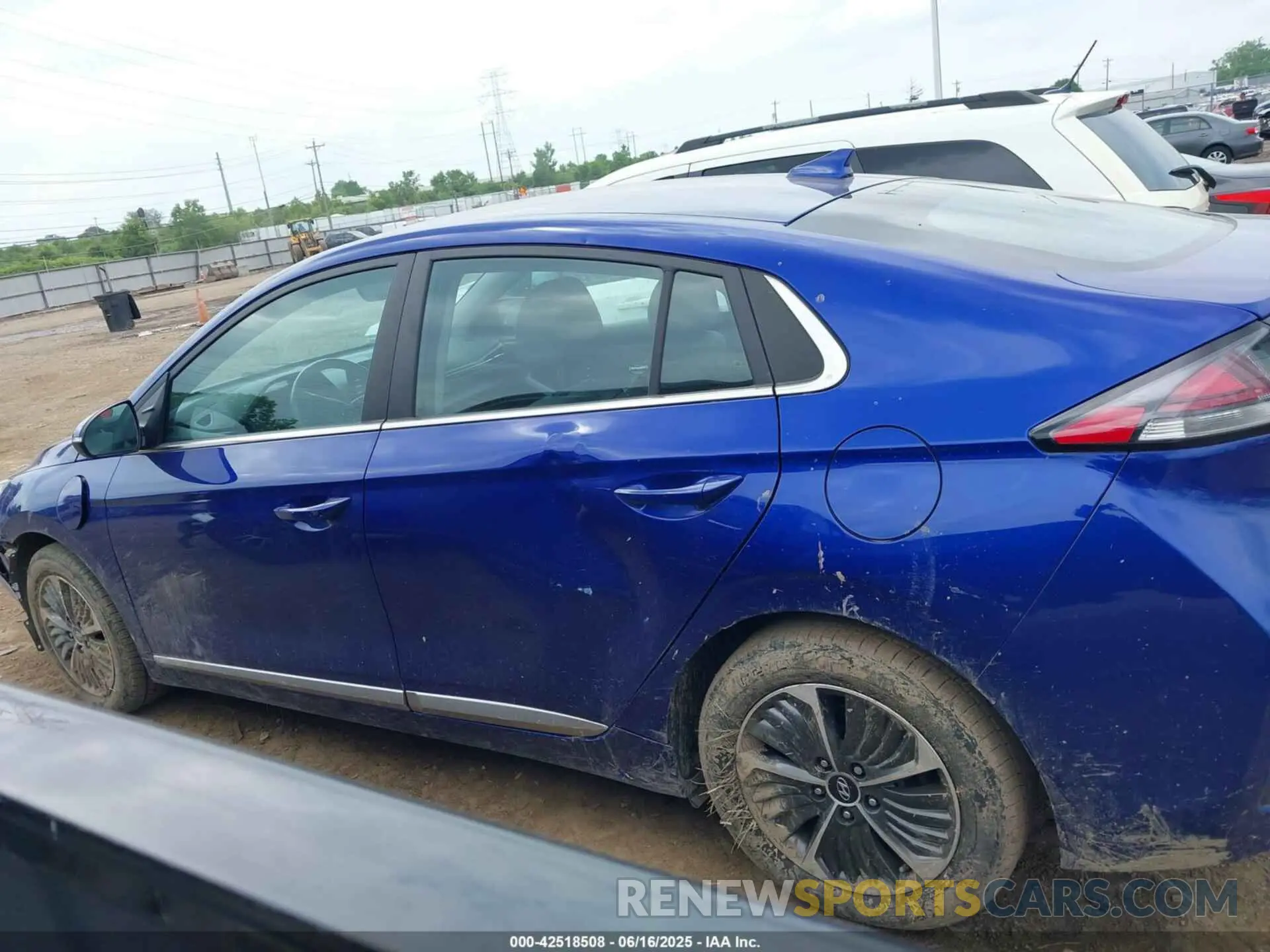 14 fotografías del automóvil dañado KMHC75LD0NU273701 HYUNDAI IONIQ PLUG-IN HYBRID 2022