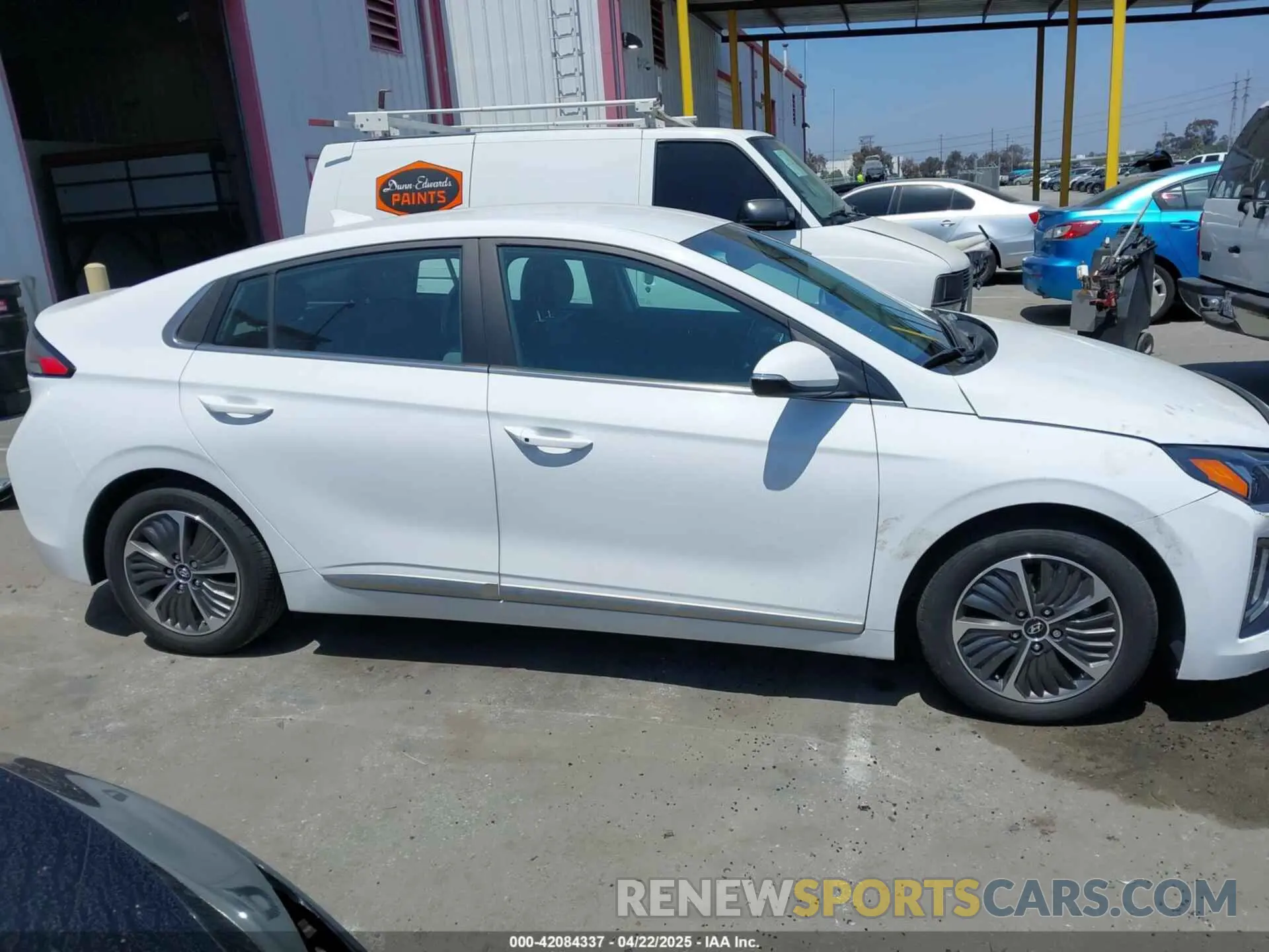 13 fotografías del automóvil dañado KMHC75LD7NU265630 HYUNDAI IONIQ PLUG-IN HYBRID 2022