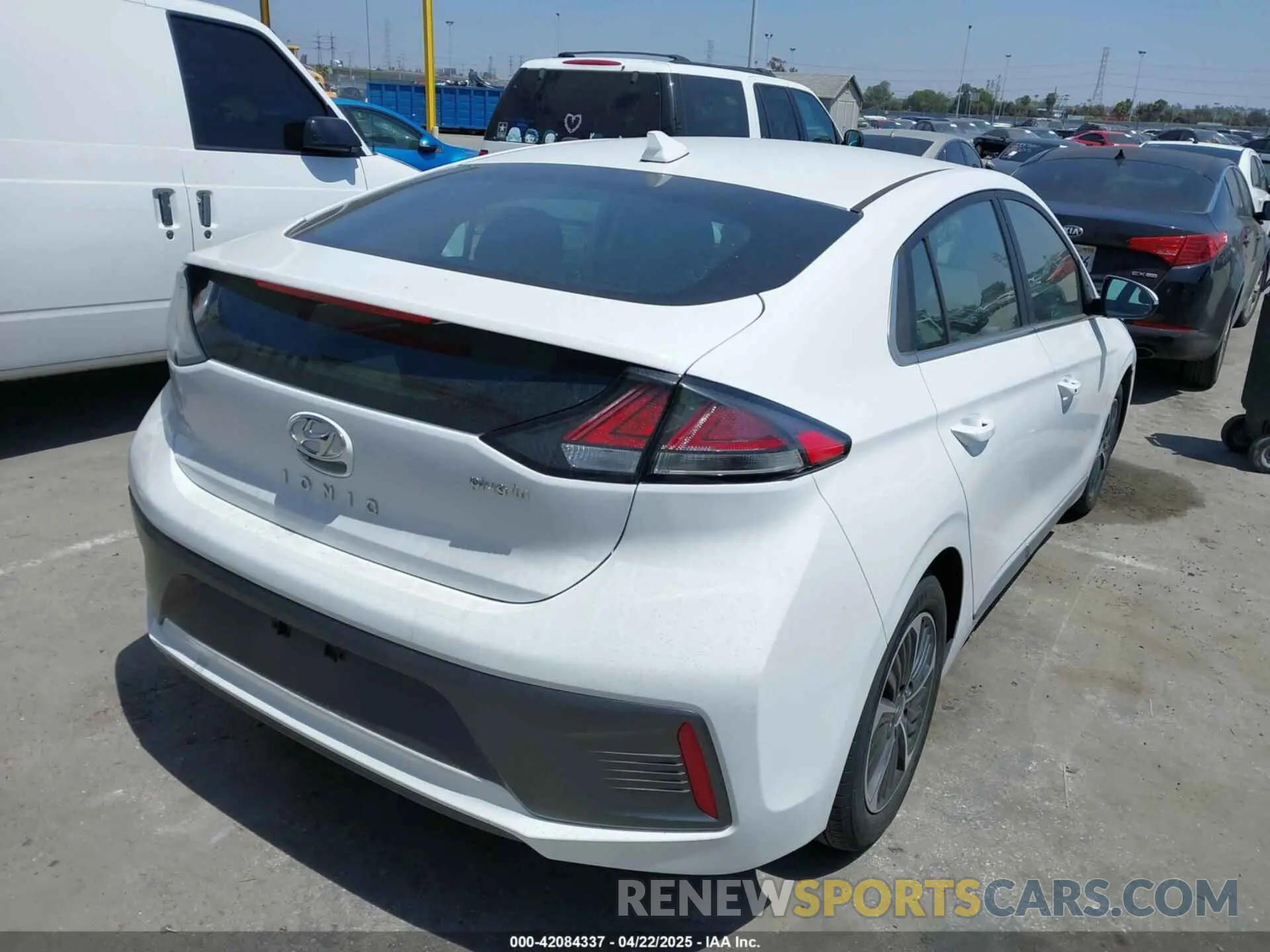 4 fotografías del automóvil dañado KMHC75LD7NU265630 HYUNDAI IONIQ PLUG-IN HYBRID 2022