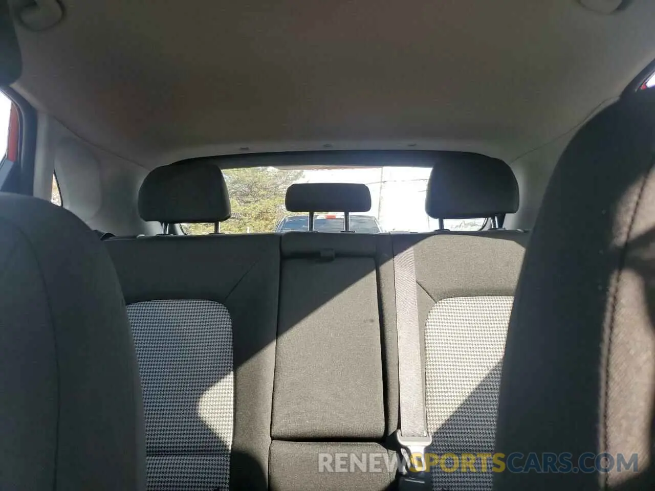 10 fotografías del automóvil dañado KM8K12AA0KU243128 HYUNDAI KONA 2019