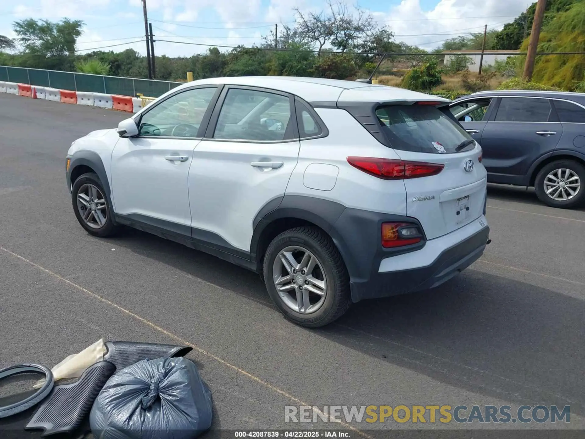 3 fotografías del automóvil dañado KM8K12AA1KU379235 HYUNDAI KONA 2019