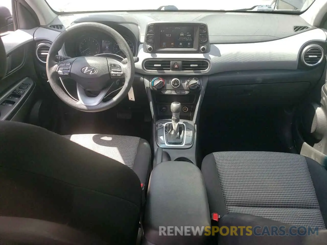 8 fotografías del automóvil dañado KM8K12AA3KU320381 HYUNDAI KONA 2019