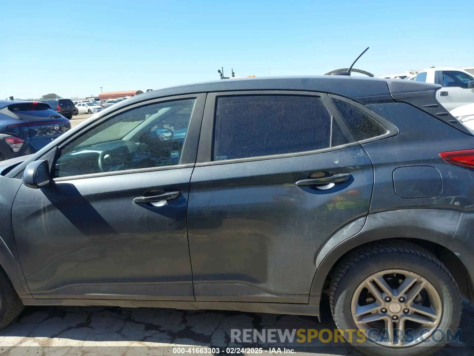 14 fotografías del automóvil dañado KM8K12AA7KU272366 HYUNDAI KONA 2019