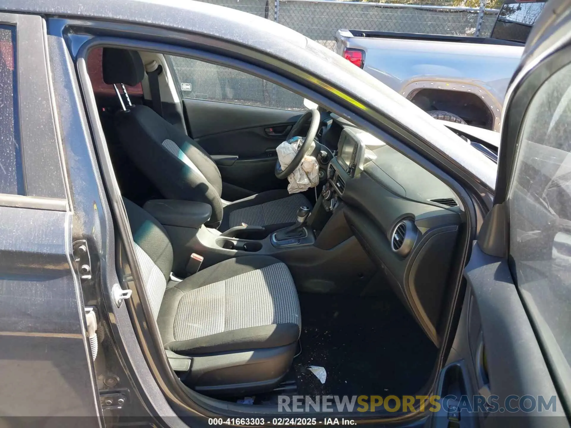 5 fotografías del automóvil dañado KM8K12AA7KU272366 HYUNDAI KONA 2019
