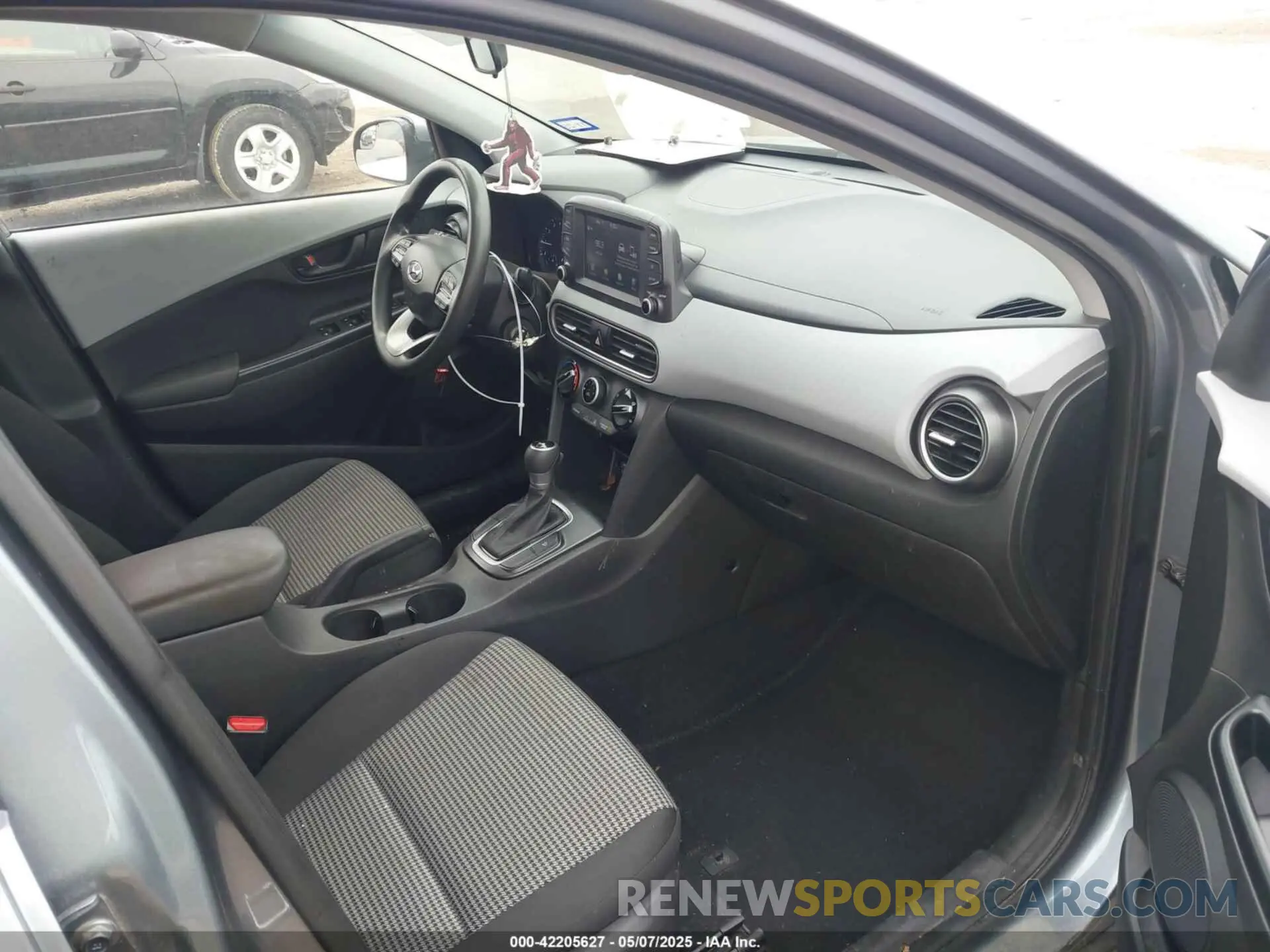 5 fotografías del automóvil dañado KM8K12AA7KU302093 HYUNDAI KONA 2019