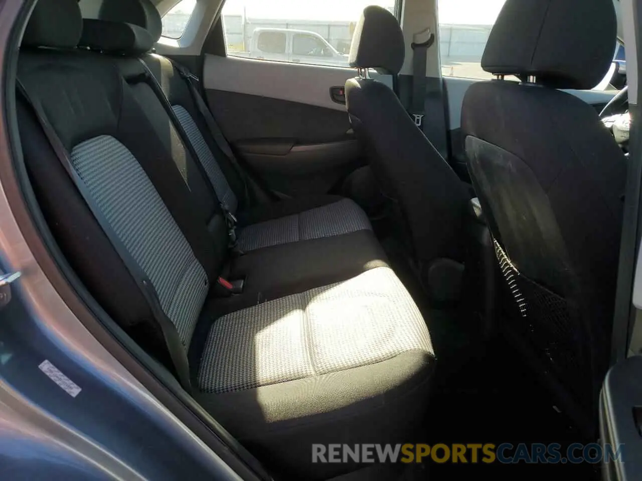 11 fotografías del automóvil dañado KM8K12AA8KU226688 HYUNDAI KONA 2019