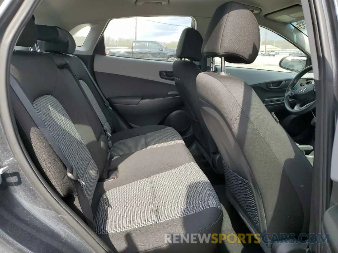 10 fotografías del automóvil dañado KM8K12AA9KU295776 HYUNDAI KONA 2019