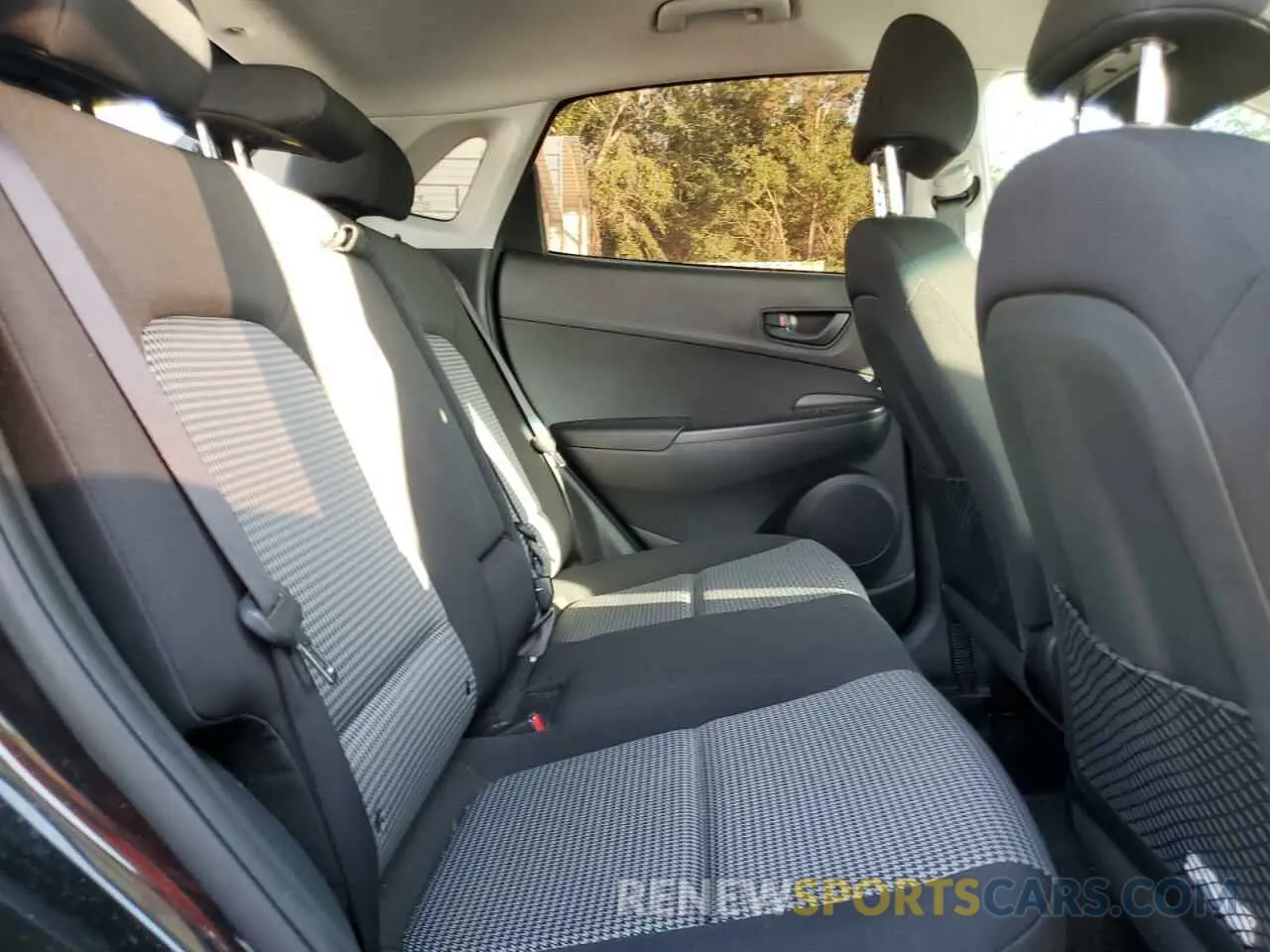10 fotografías del automóvil dañado KM8K12AAXKU236381 HYUNDAI KONA 2019