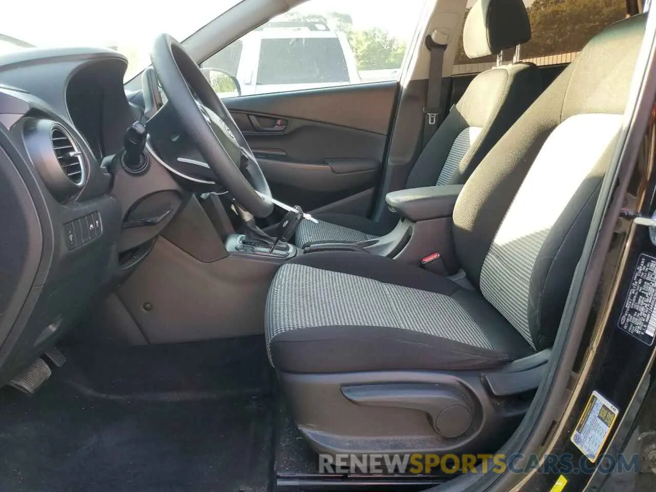 7 fotografías del automóvil dañado KM8K12AAXKU236381 HYUNDAI KONA 2019