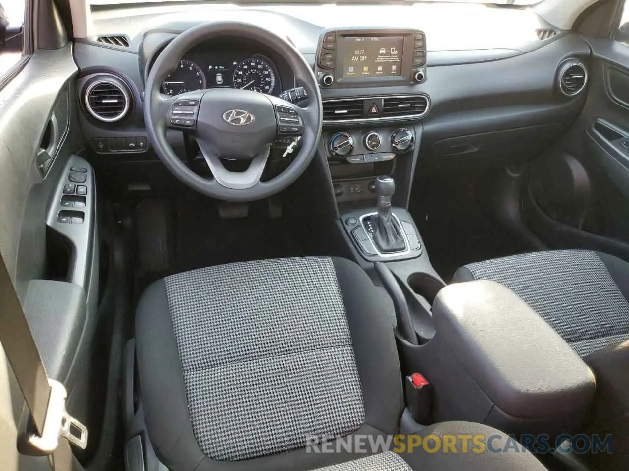 8 fotografías del automóvil dañado KM8K12AAXKU236381 HYUNDAI KONA 2019