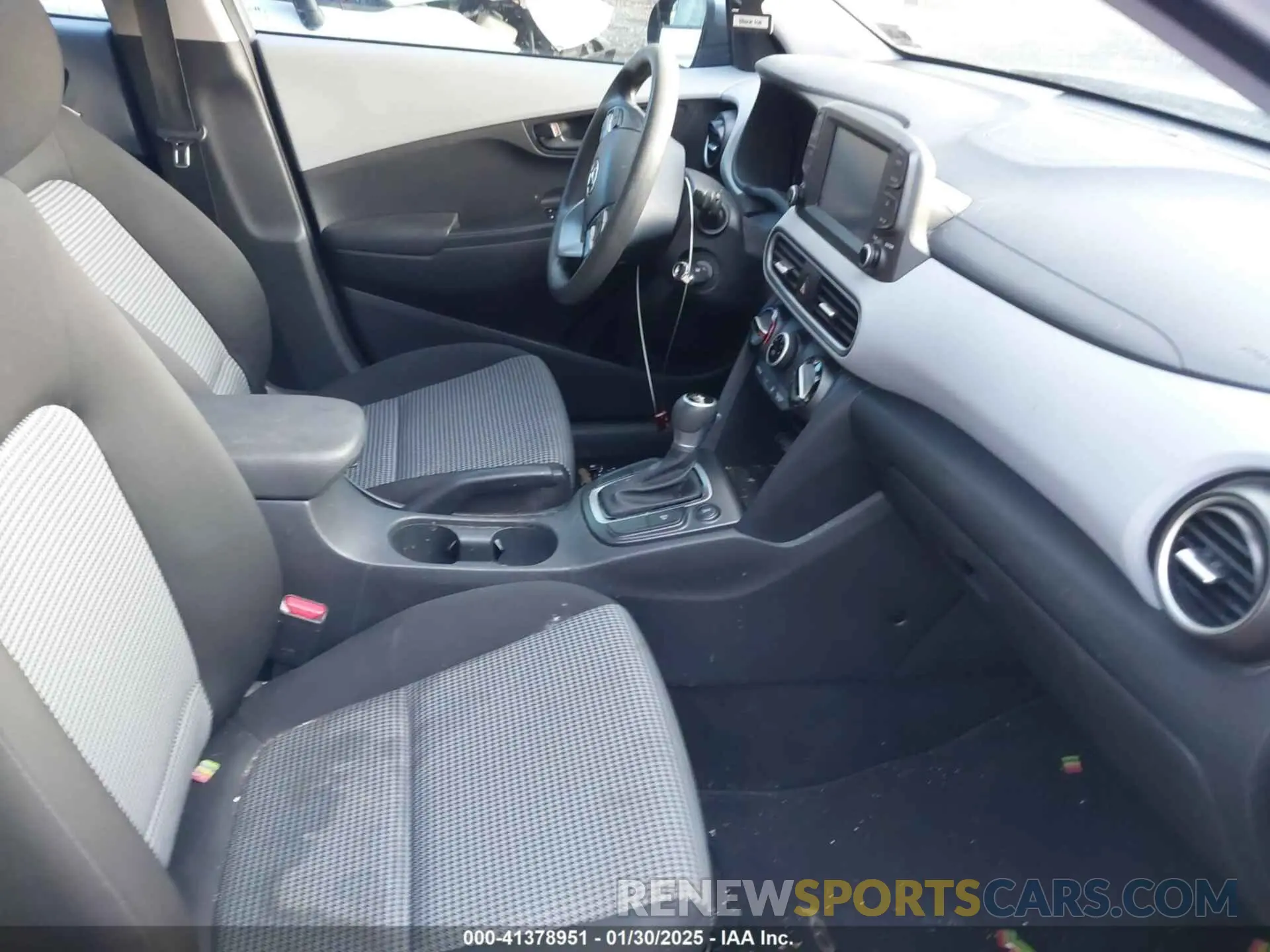 5 fotografías del automóvil dañado KM8K1CAA4KU367943 HYUNDAI KONA 2019
