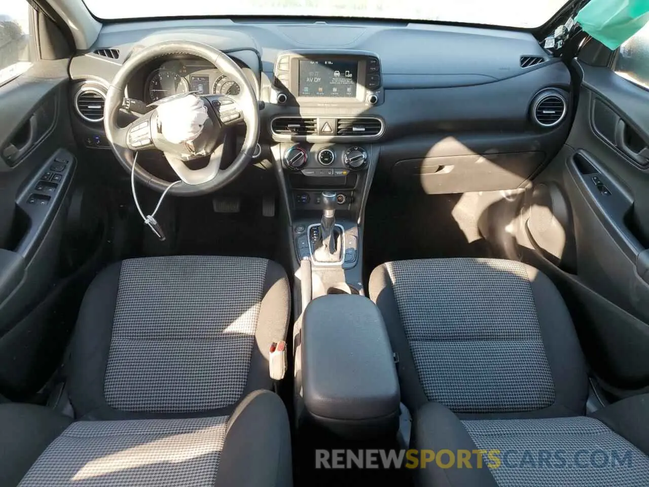 8 fotografías del automóvil dañado KM8K22AA5KU264361 HYUNDAI KONA 2019