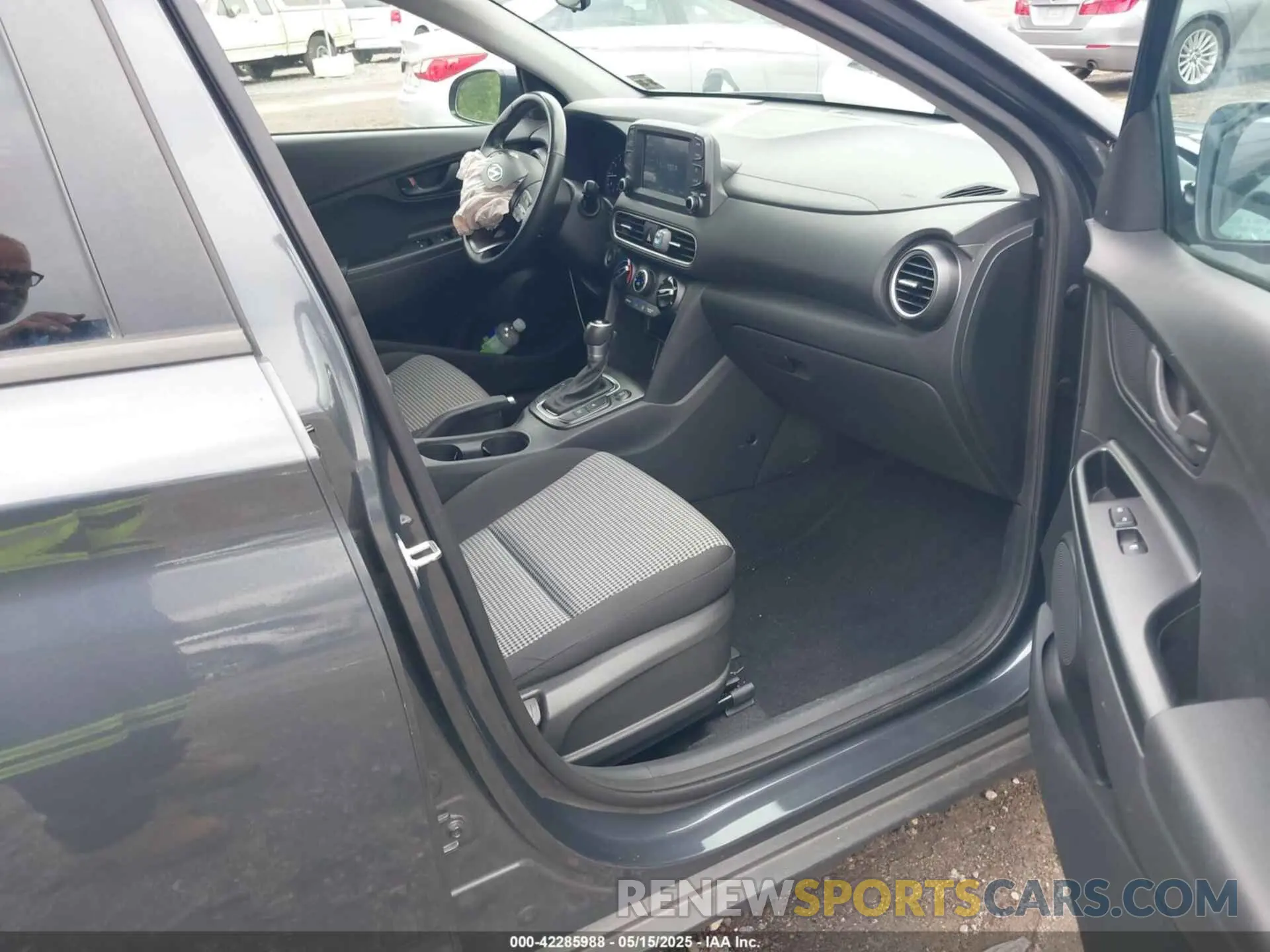 5 fotografías del automóvil dañado KM8K2CAA0KU368763 HYUNDAI KONA 2019