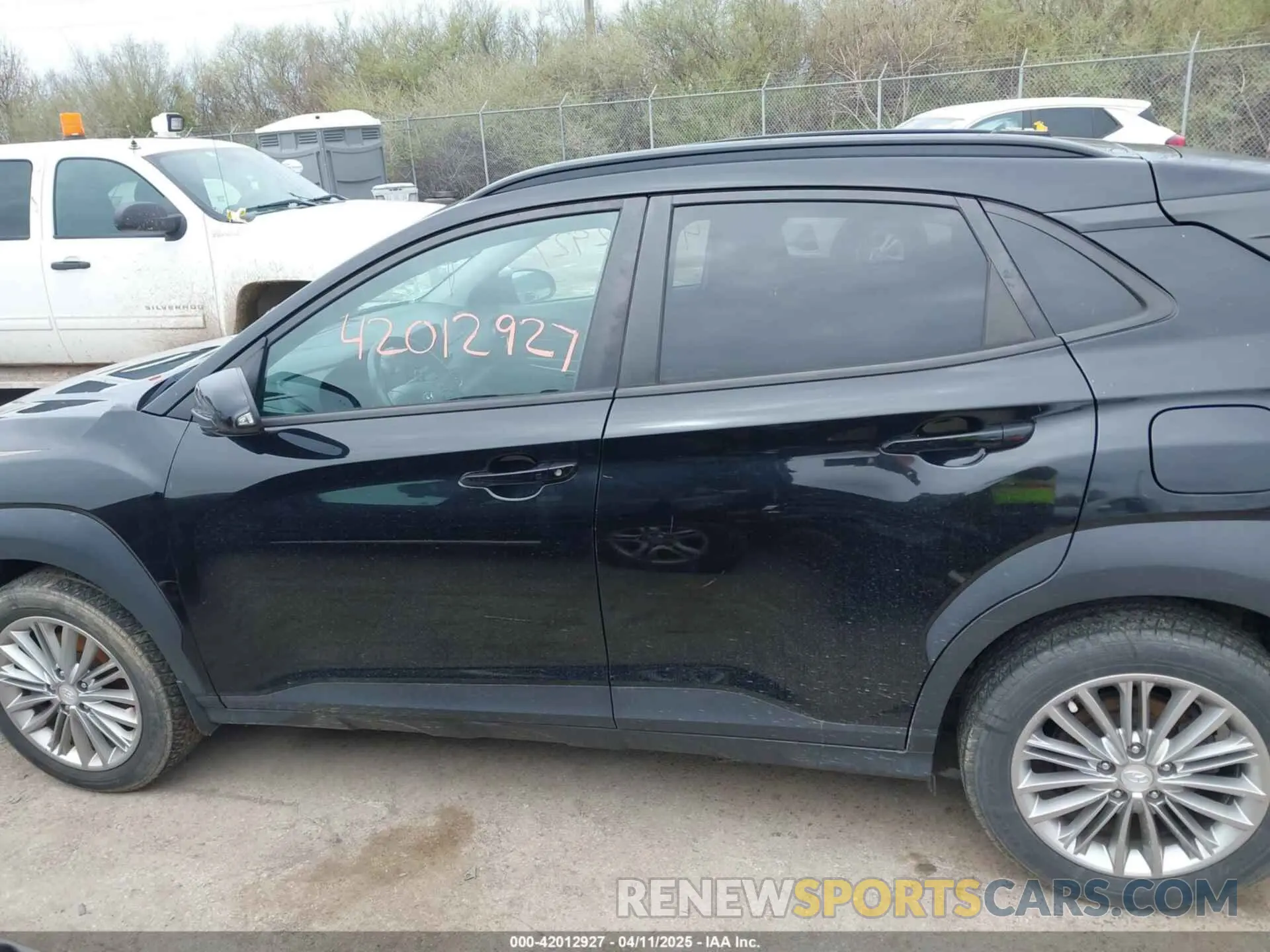 14 fotografías del automóvil dañado KM8K2CAA5KU366944 HYUNDAI KONA 2019