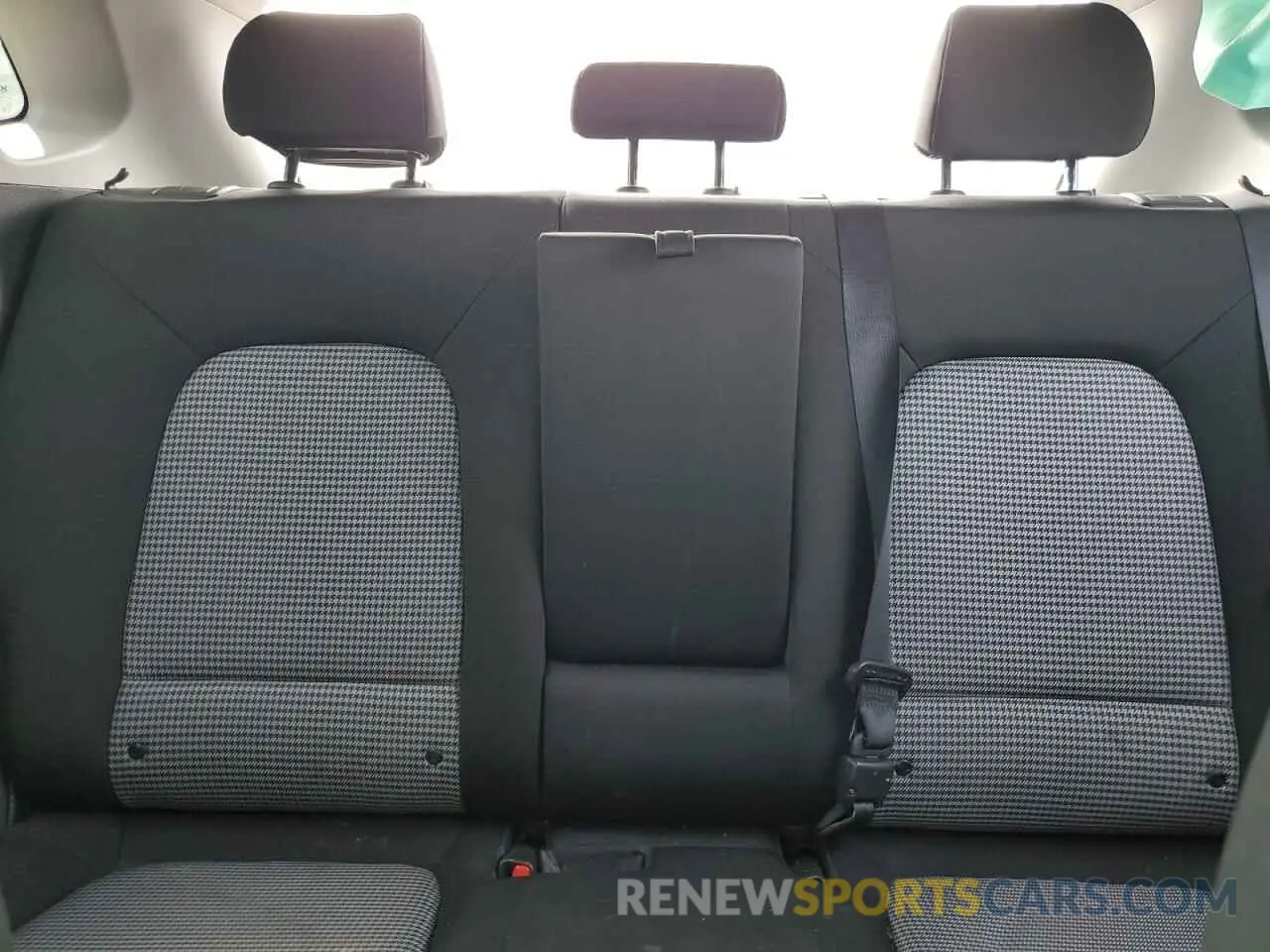 10 fotografías del automóvil dañado KM8K2CAA6KU375104 HYUNDAI KONA 2019