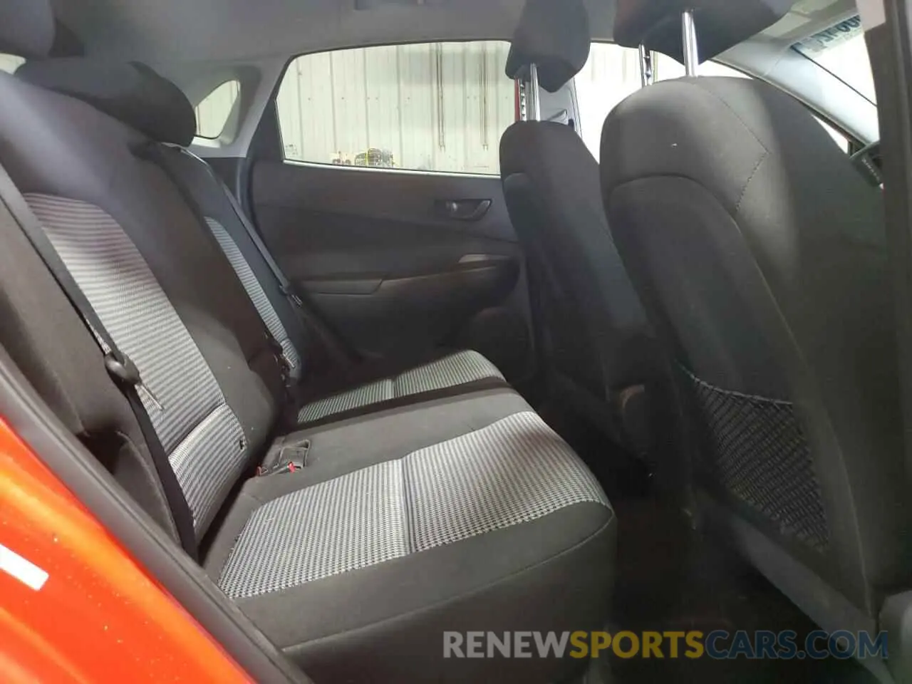 12 fotografías del automóvil dañado KM8K2CAA8KU371474 HYUNDAI KONA 2019