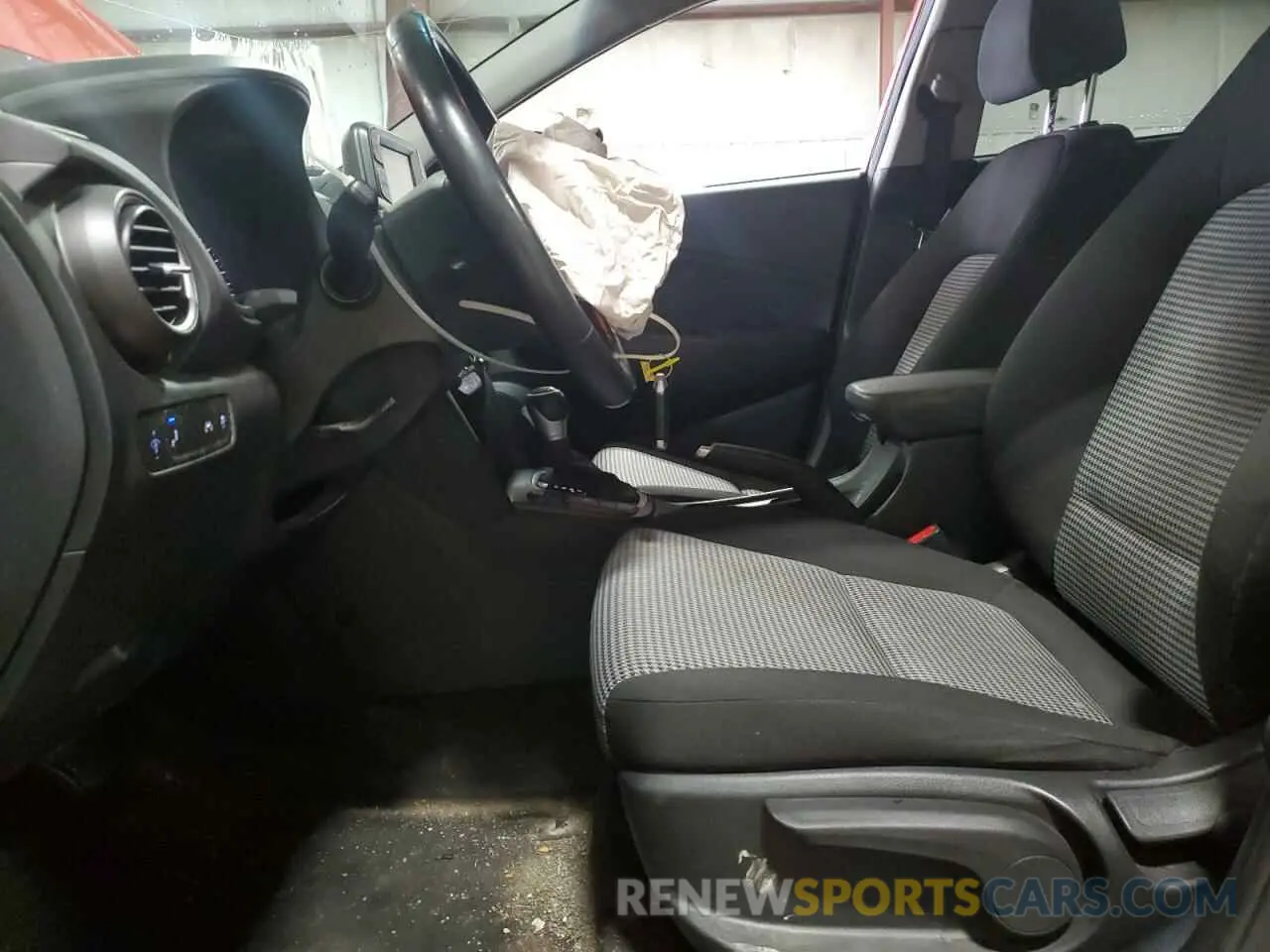 7 fotografías del automóvil dañado KM8K2CAA8KU371474 HYUNDAI KONA 2019