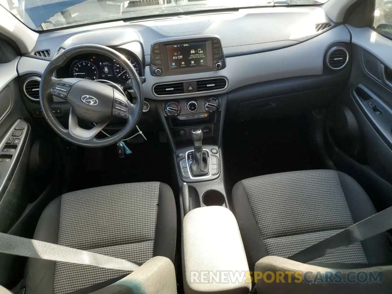 8 fotografías del automóvil dañado KM8K2CAA9KU376389 HYUNDAI KONA 2019