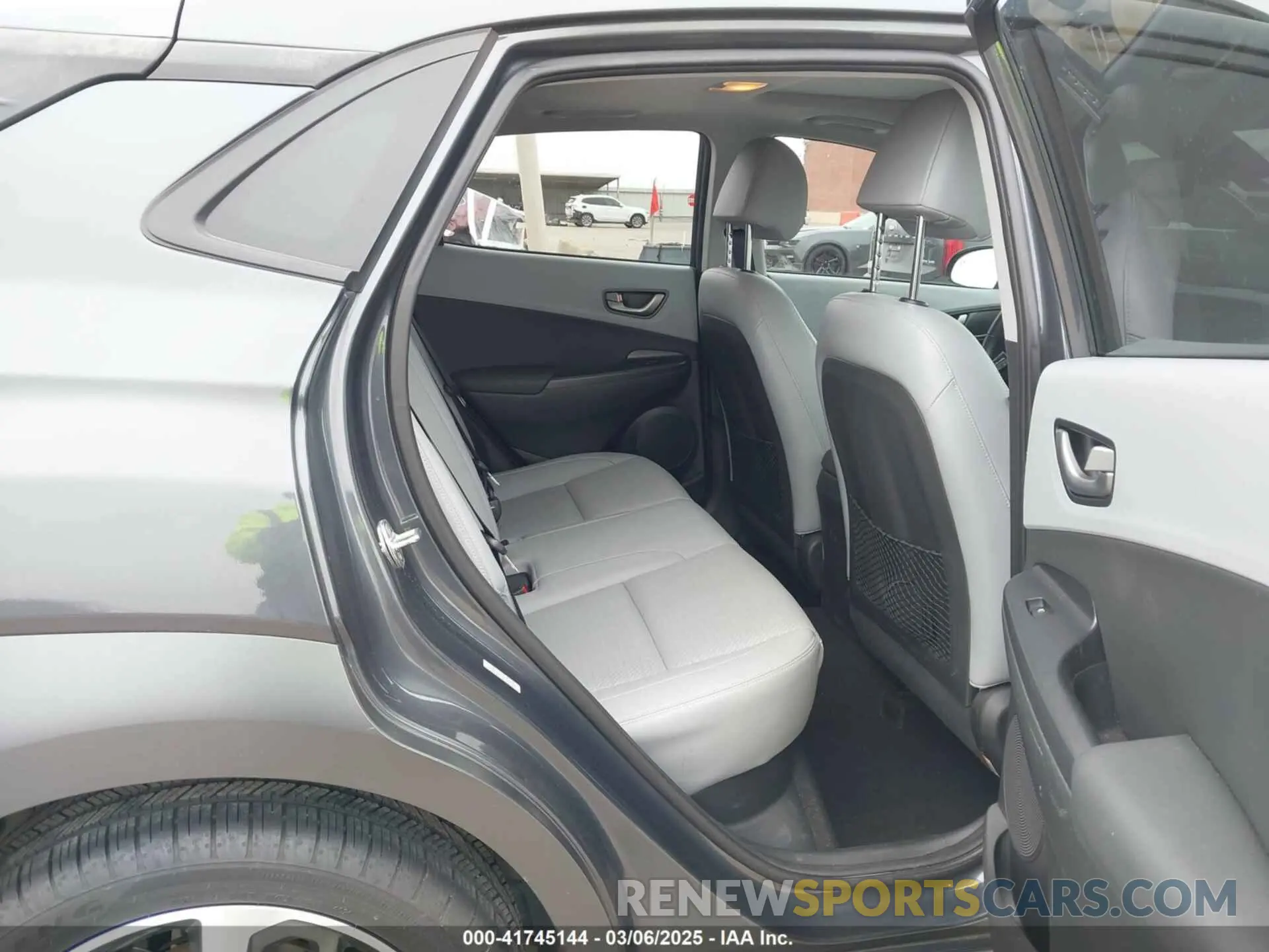 8 fotografías del automóvil dañado KM8K53A52KU382562 HYUNDAI KONA 2019