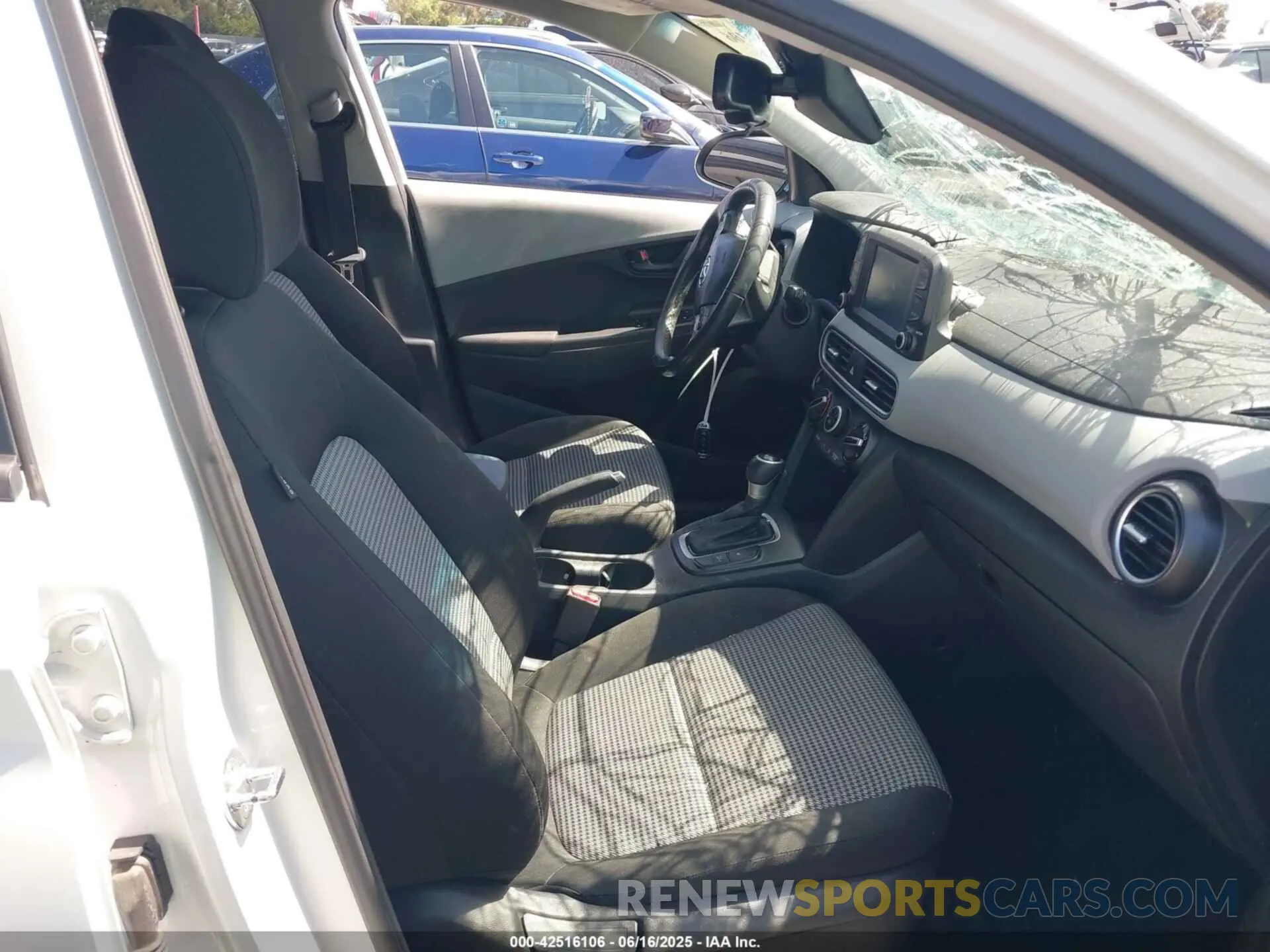 5 fotografías del automóvil dañado KM8K62AA6KU363226 HYUNDAI KONA 2019
