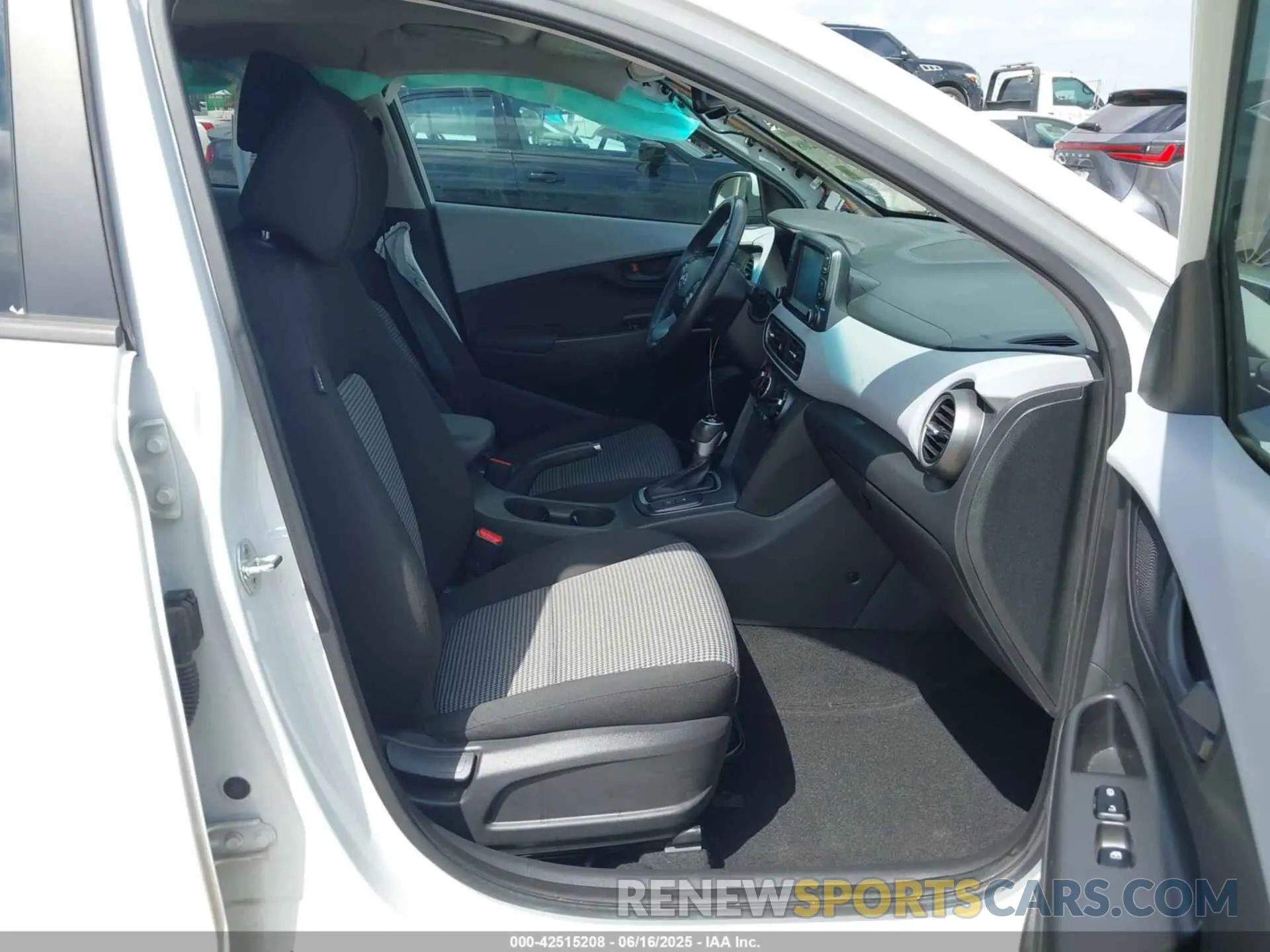 5 fotografías del automóvil dañado KM8K62AA9KU245087 HYUNDAI KONA 2019