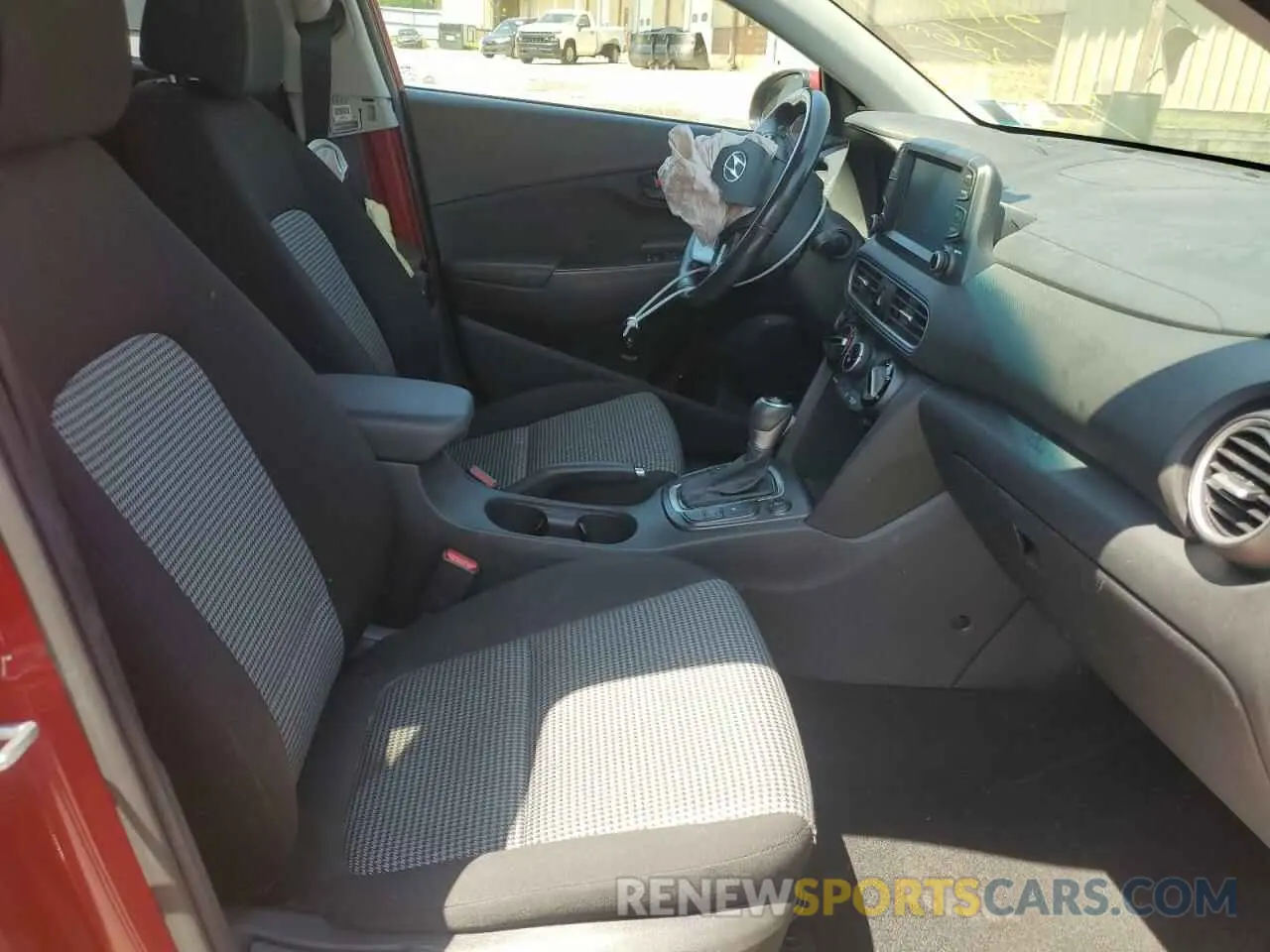 7 fotografías del automóvil dañado KM8K6CAA6KU257297 HYUNDAI KONA 2019