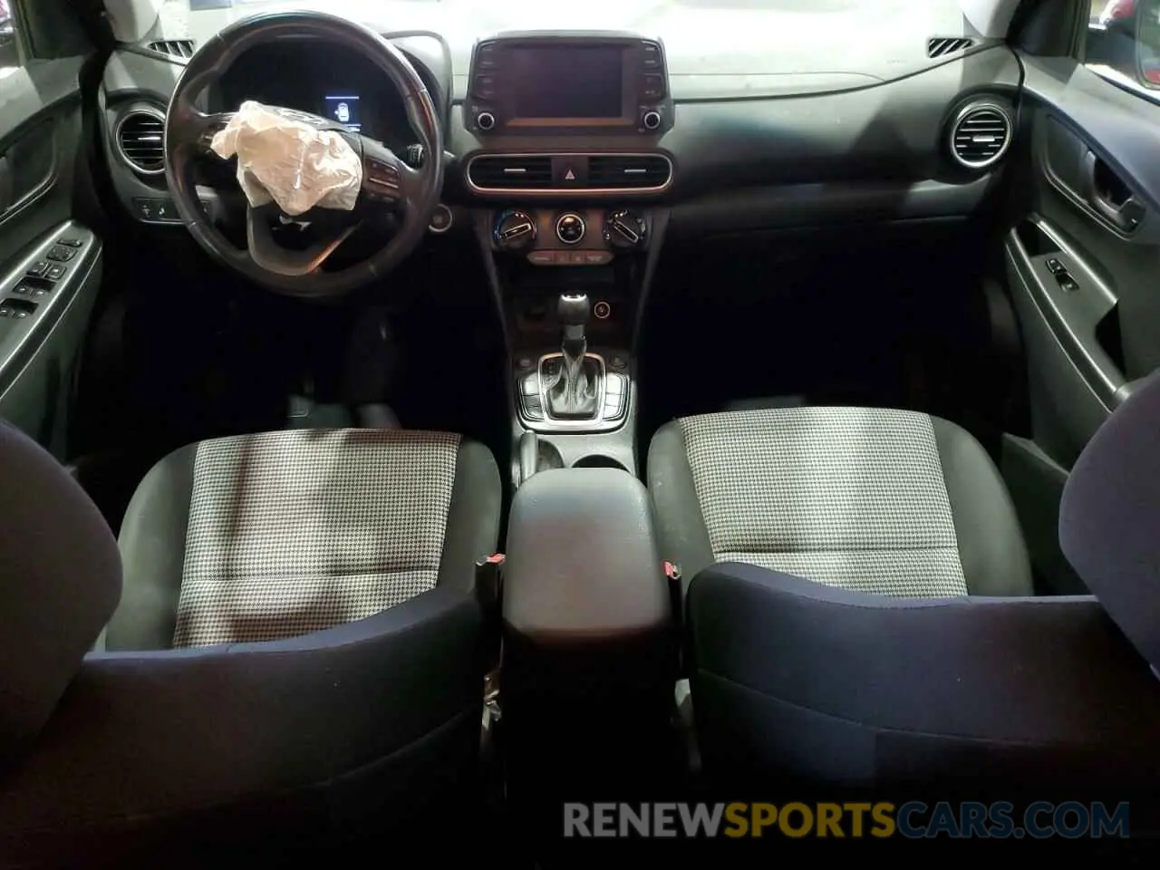 8 fotografías del automóvil dañado KM8K6CAA6KU257297 HYUNDAI KONA 2019