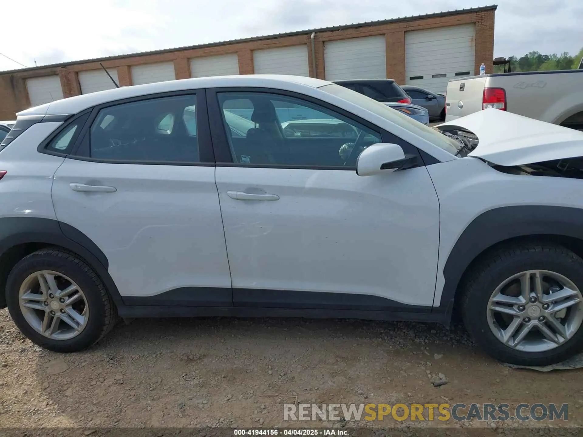 13 fotografías del automóvil dañado KM8K12AA0LU433240 HYUNDAI KONA 2020