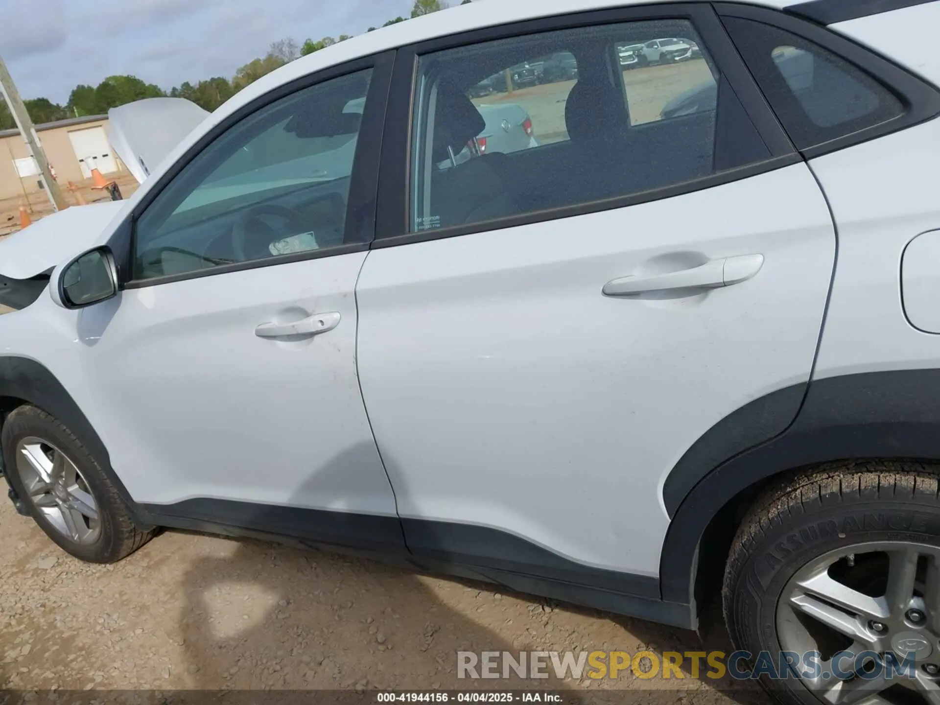 14 fotografías del automóvil dañado KM8K12AA0LU433240 HYUNDAI KONA 2020