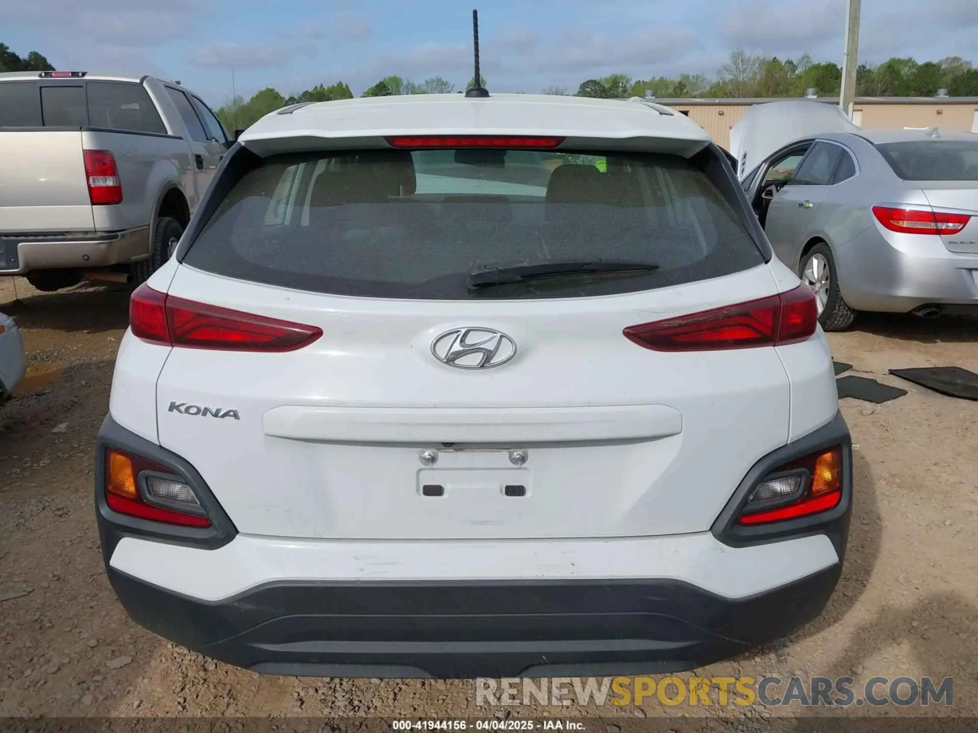 16 fotografías del automóvil dañado KM8K12AA0LU433240 HYUNDAI KONA 2020