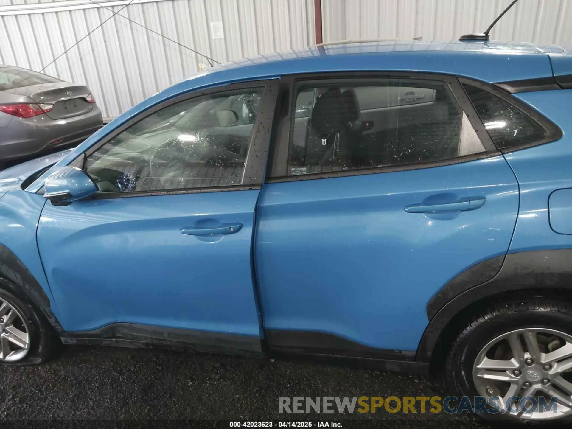14 fotografías del automóvil dañado KM8K12AA2LU434275 HYUNDAI KONA 2020