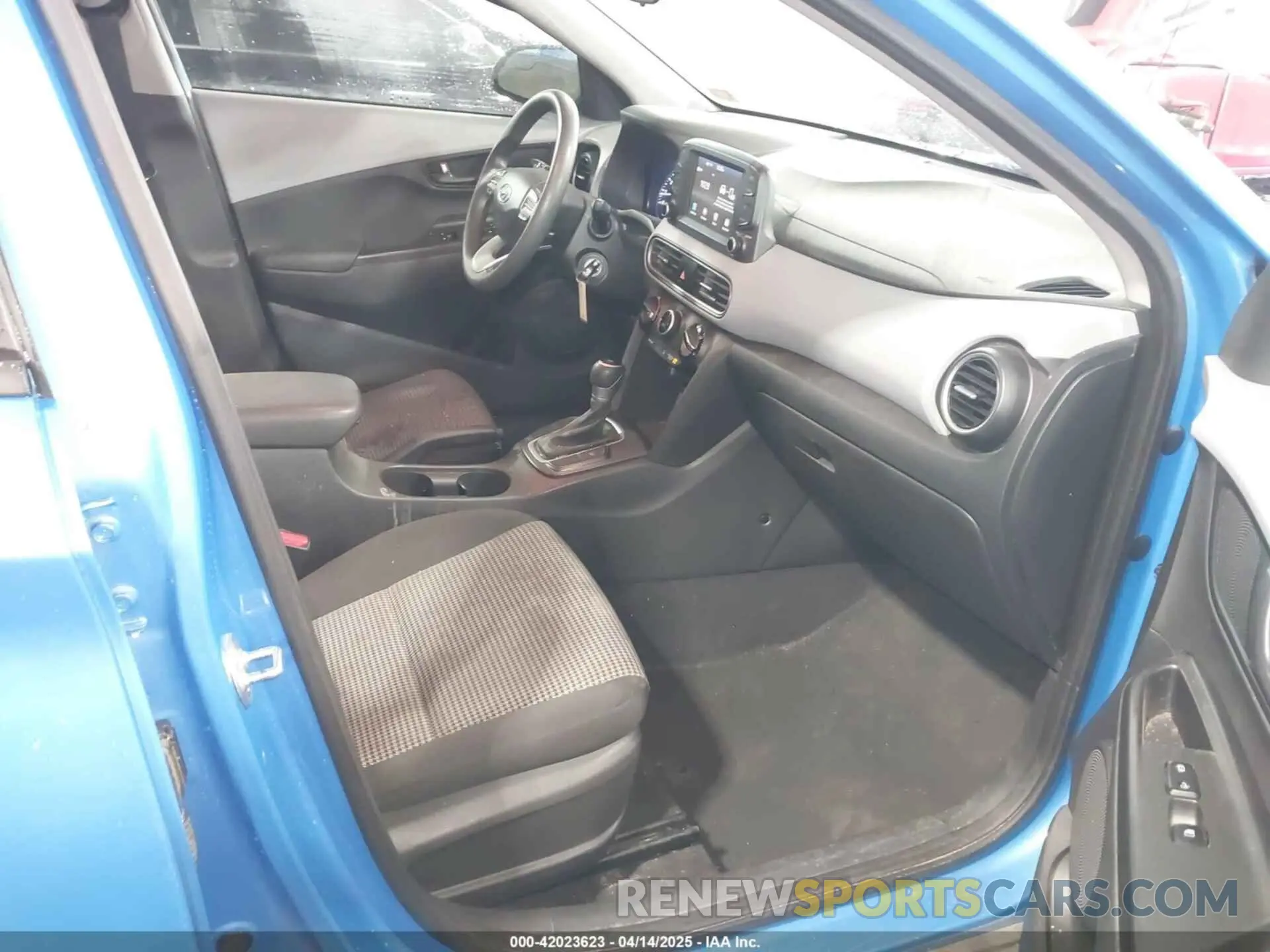 5 fotografías del automóvil dañado KM8K12AA2LU434275 HYUNDAI KONA 2020