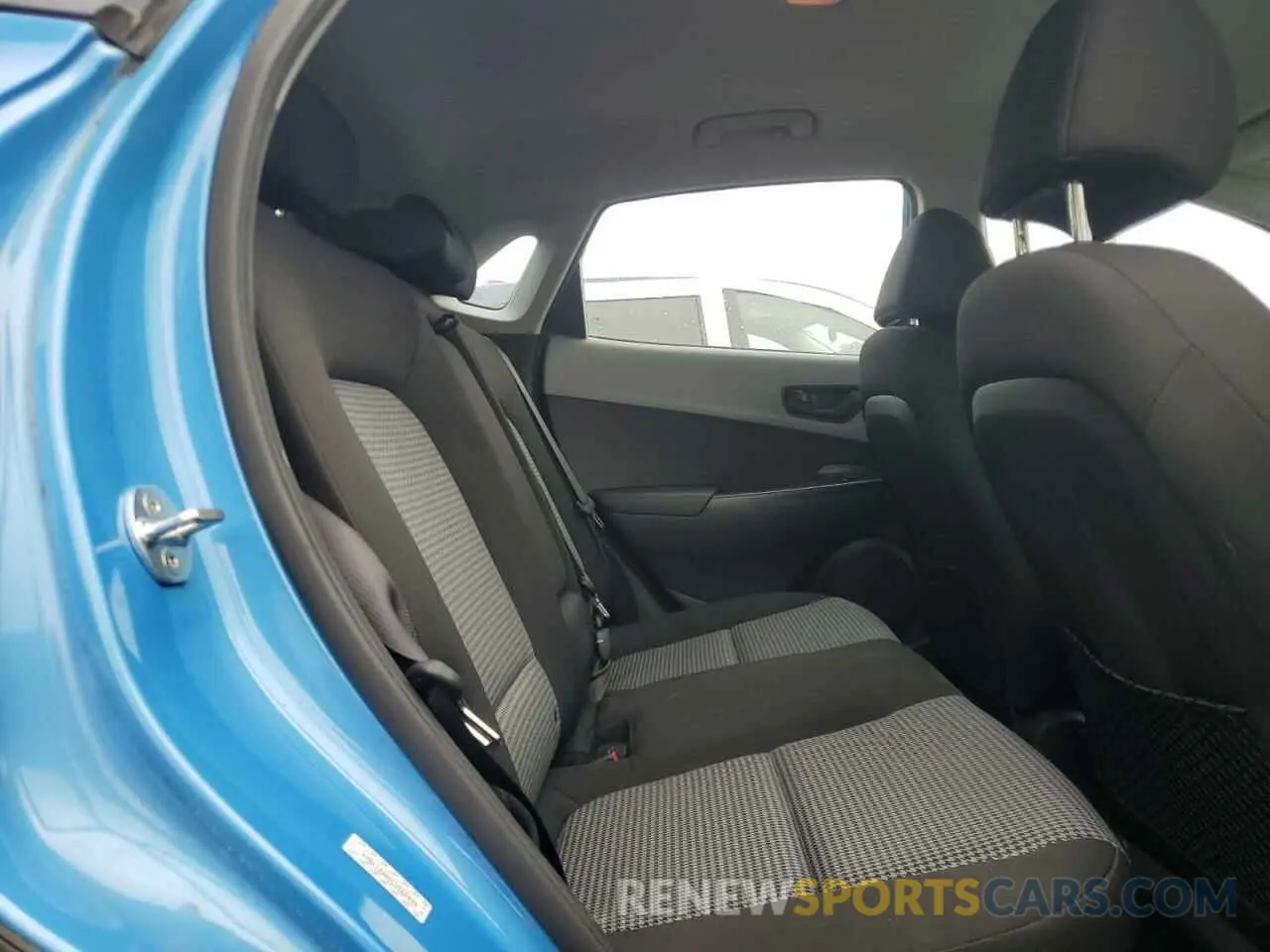 10 fotografías del automóvil dañado KM8K12AA5LU565040 HYUNDAI KONA 2020