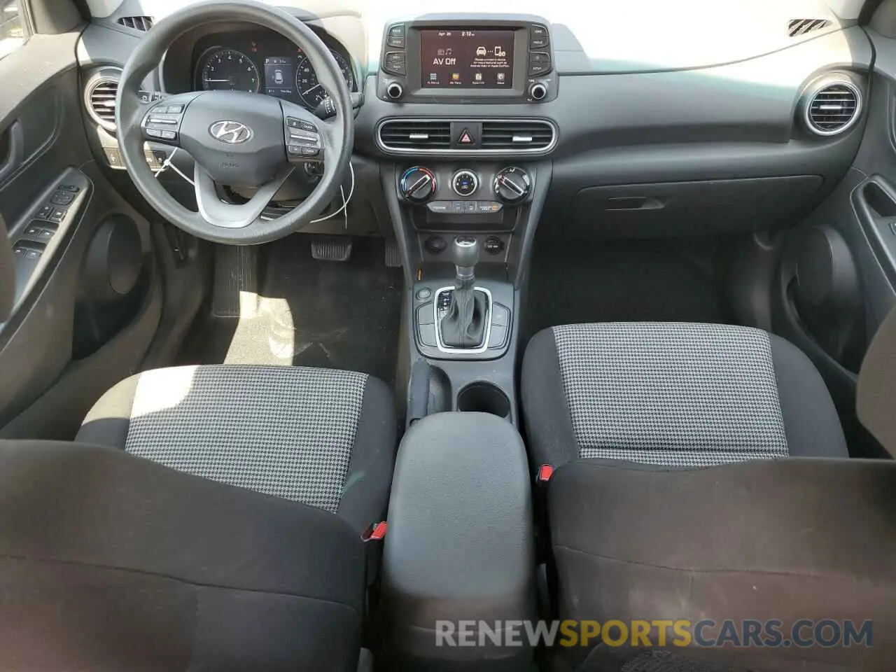 8 fotografías del automóvil dañado KM8K12AA6LU430973 HYUNDAI KONA 2020