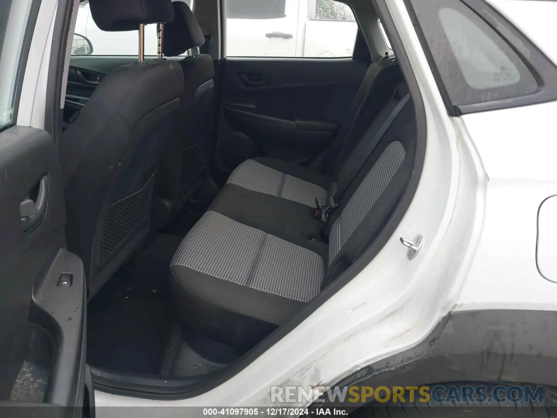 8 fotografías del automóvil dañado KM8K12AA6LU579366 HYUNDAI KONA 2020
