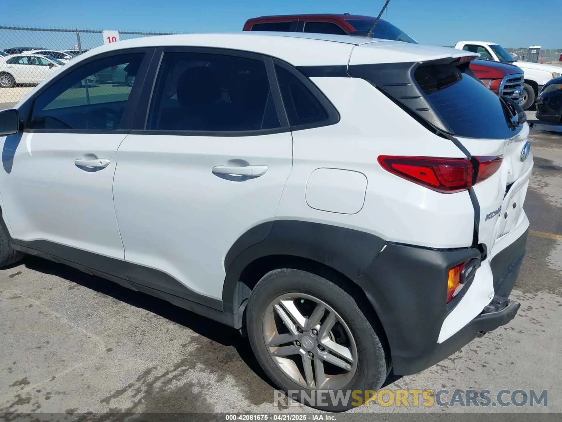 17 fotografías del automóvil dañado KM8K12AA7LU424244 HYUNDAI KONA 2020