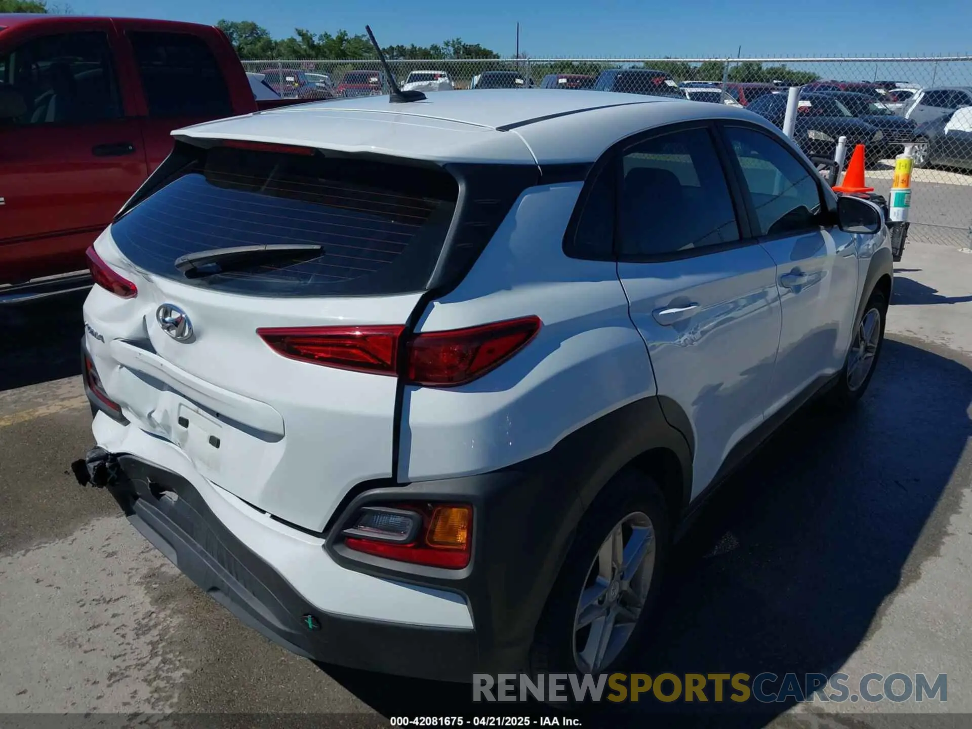 4 fotografías del automóvil dañado KM8K12AA7LU424244 HYUNDAI KONA 2020