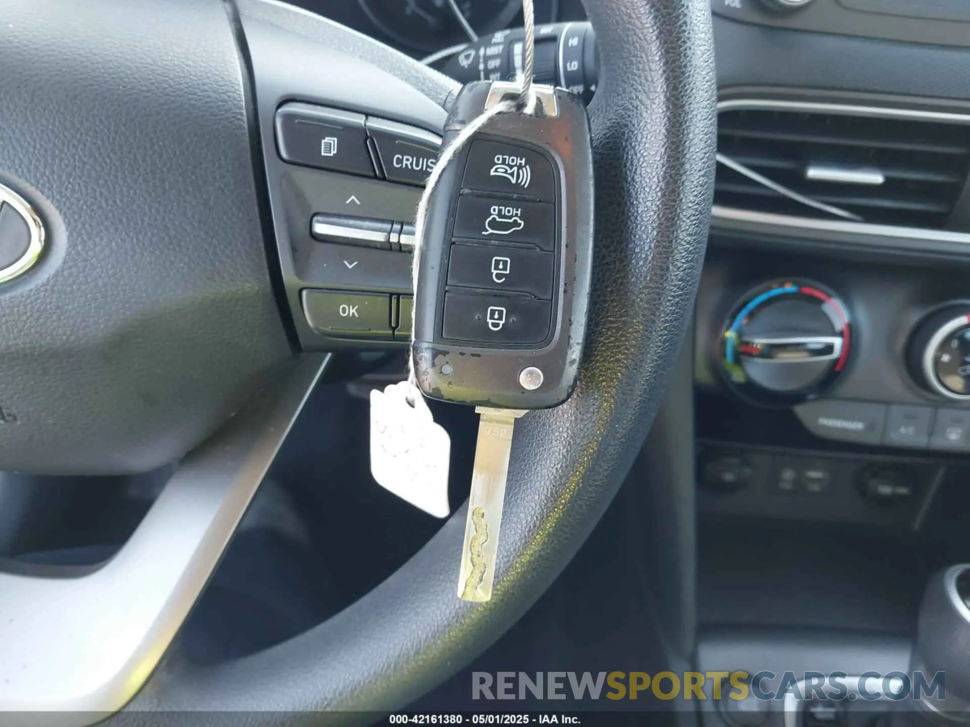 11 fotografías del automóvil dañado KM8K12AA7LU441738 HYUNDAI KONA 2020