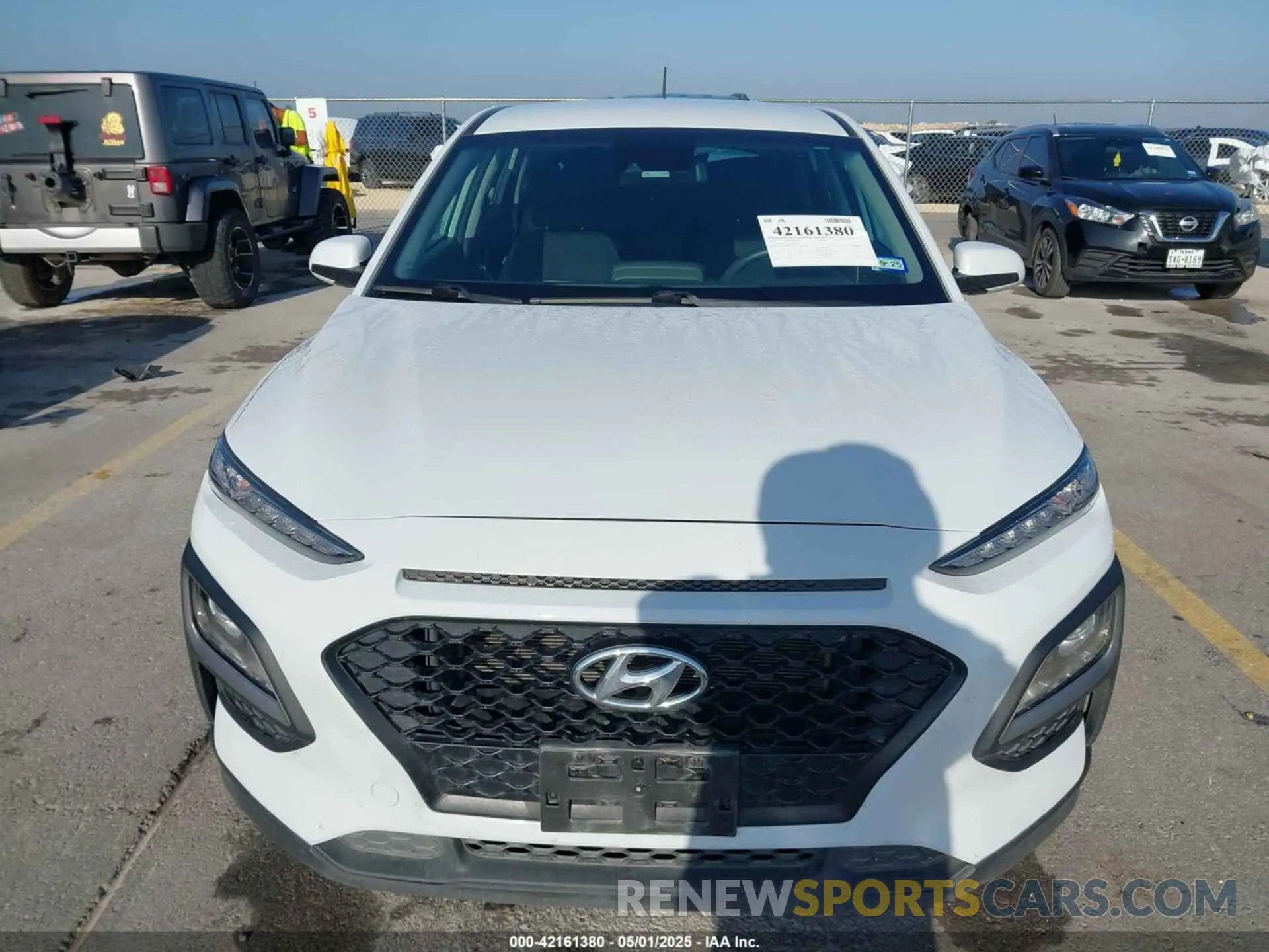 12 fotografías del automóvil dañado KM8K12AA7LU441738 HYUNDAI KONA 2020
