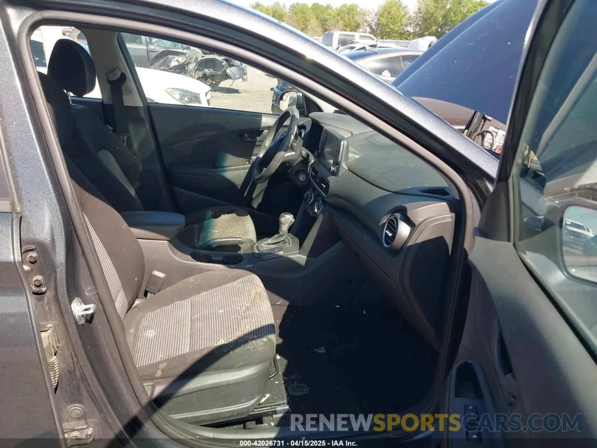 5 fotografías del automóvil dañado KM8K12AAXLU579435 HYUNDAI KONA 2020