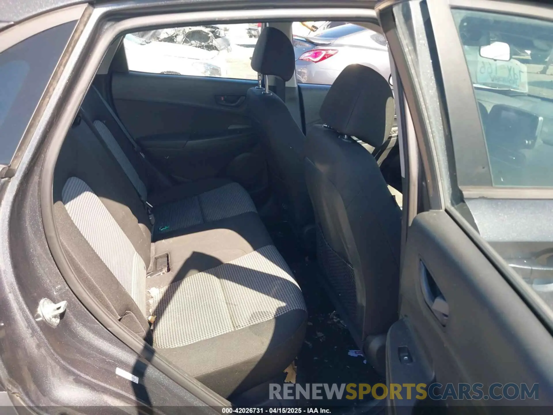 8 fotografías del automóvil dañado KM8K12AAXLU579435 HYUNDAI KONA 2020
