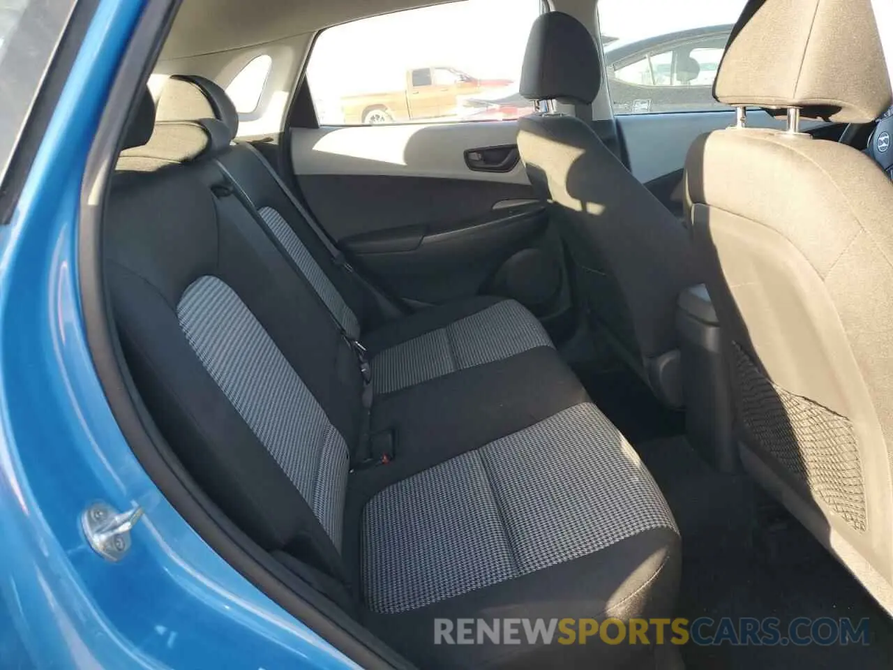 10 fotografías del automóvil dañado KM8K1CAA2LU480257 HYUNDAI KONA 2020