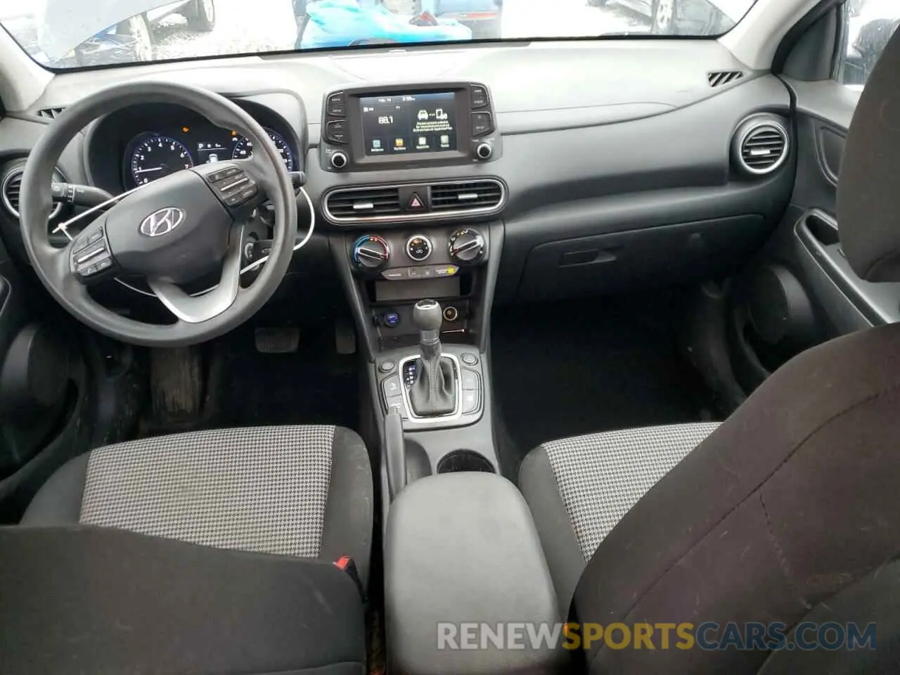 8 fotografías del automóvil dañado KM8K1CAA2LU493820 HYUNDAI KONA 2020